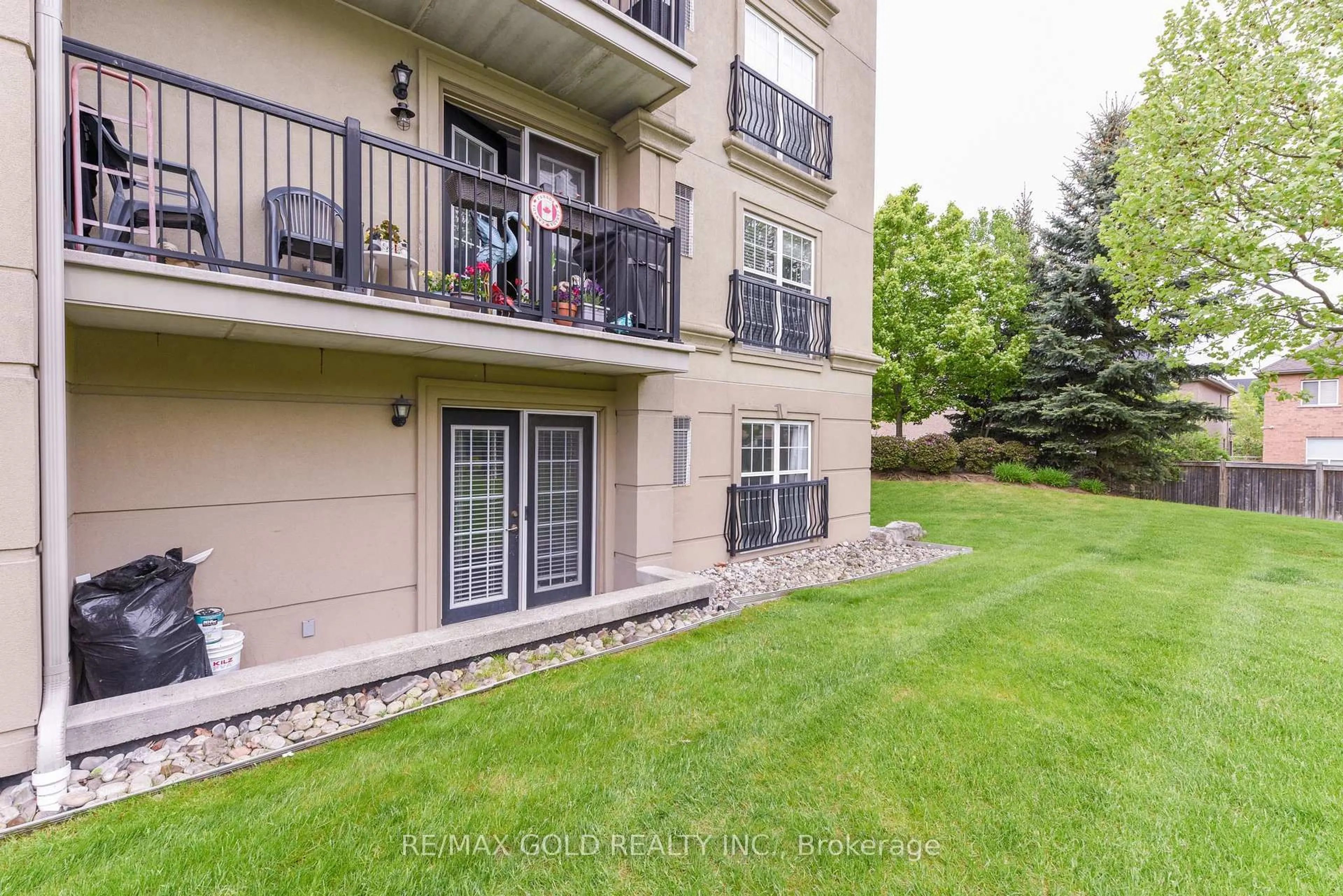 Patio, unknown for 1471 Maple Ave #112, Milton Ontario L9T 0B4