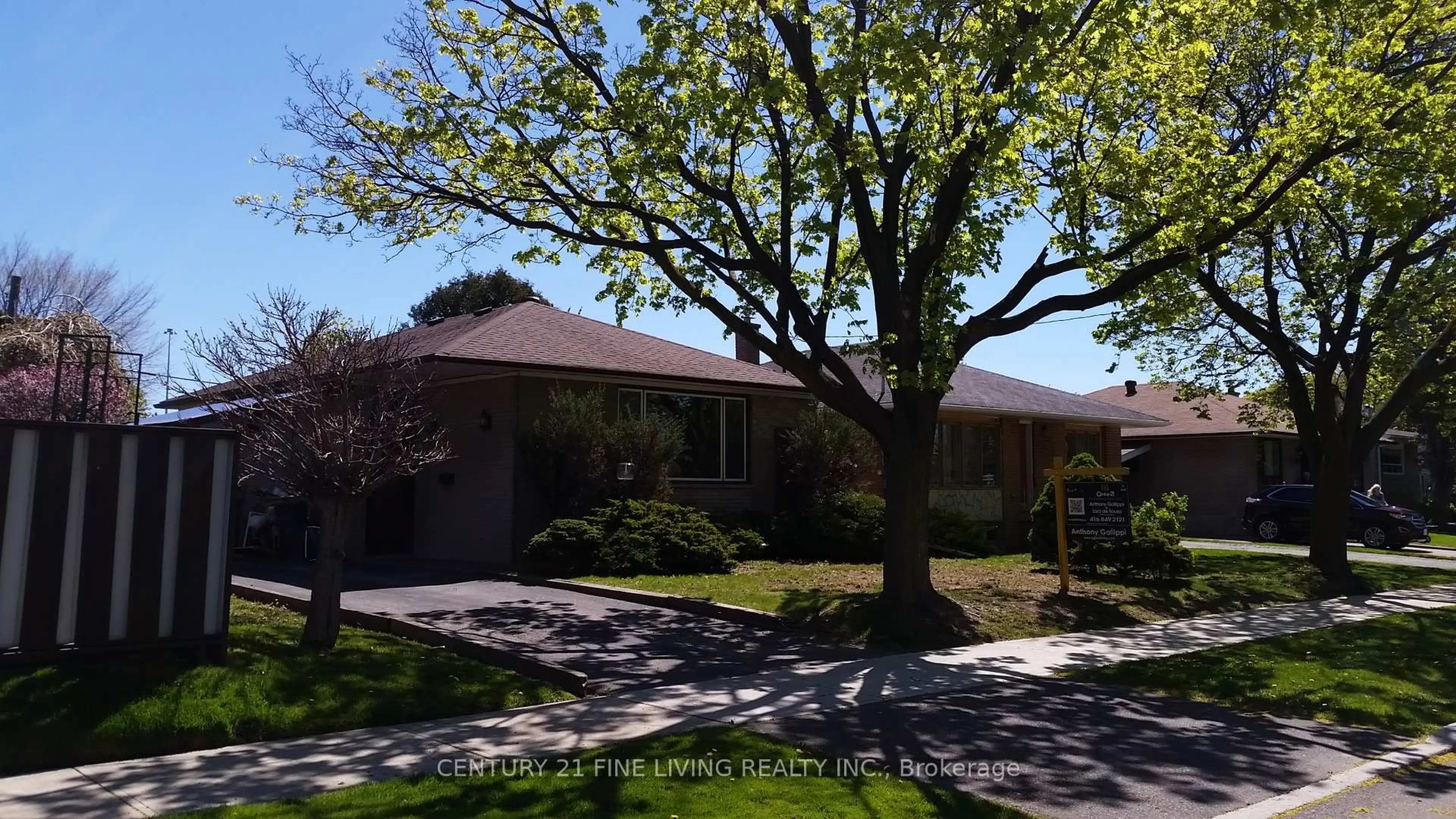 Unknown for 35 Hartland Rd, Toronto Ontario M9C 4S9