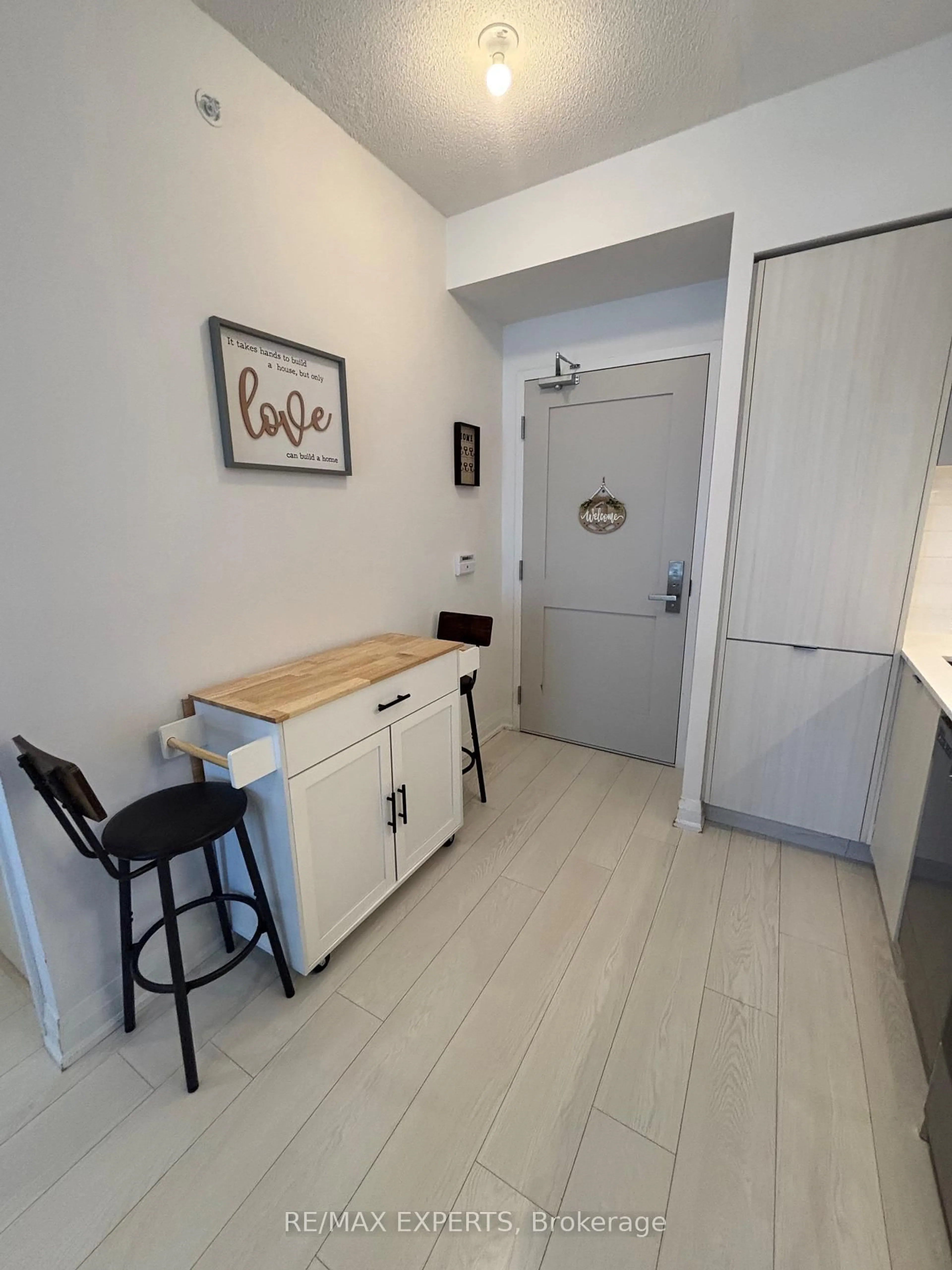 Unknown for 26 Gibbs Rd #731, Toronto Ontario M9B 0E3