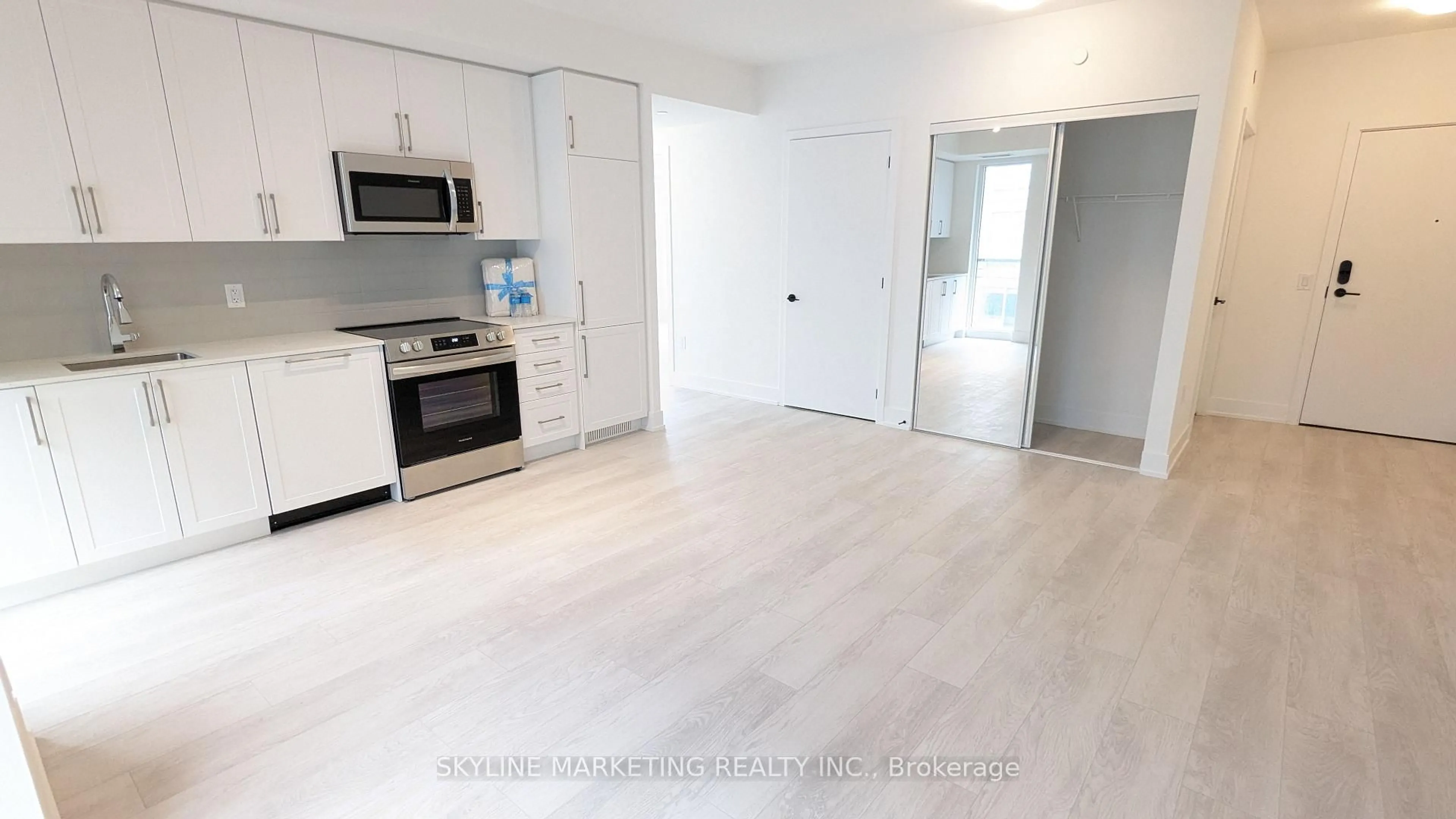 A pic of a room for 2450 Old Bronte Rd #504, Oakville Ontario L6M 5P6