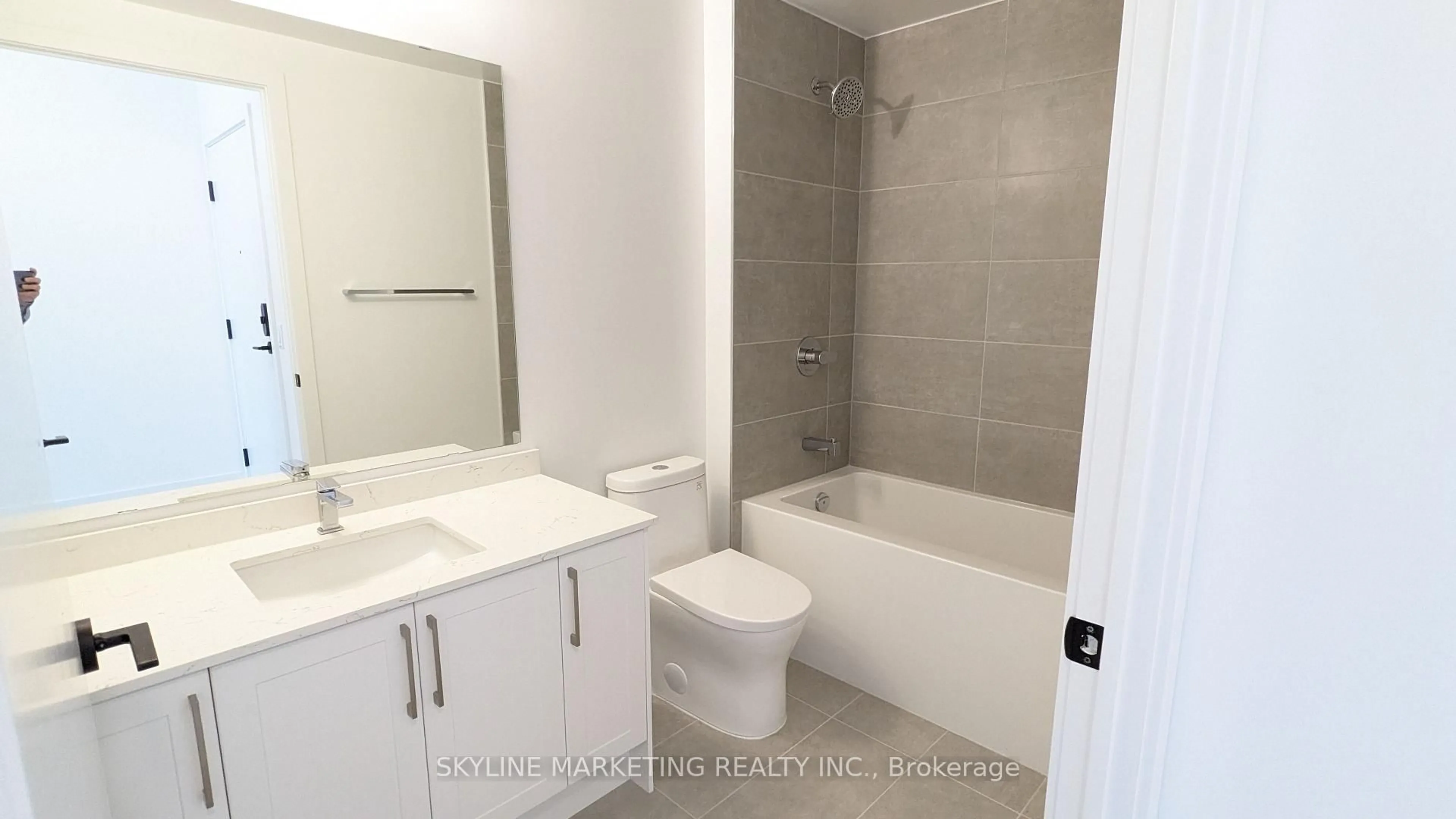 Standard bathroom, ceramic/tile floor for 2450 Old Bronte Rd #504, Oakville Ontario L6M 5P6