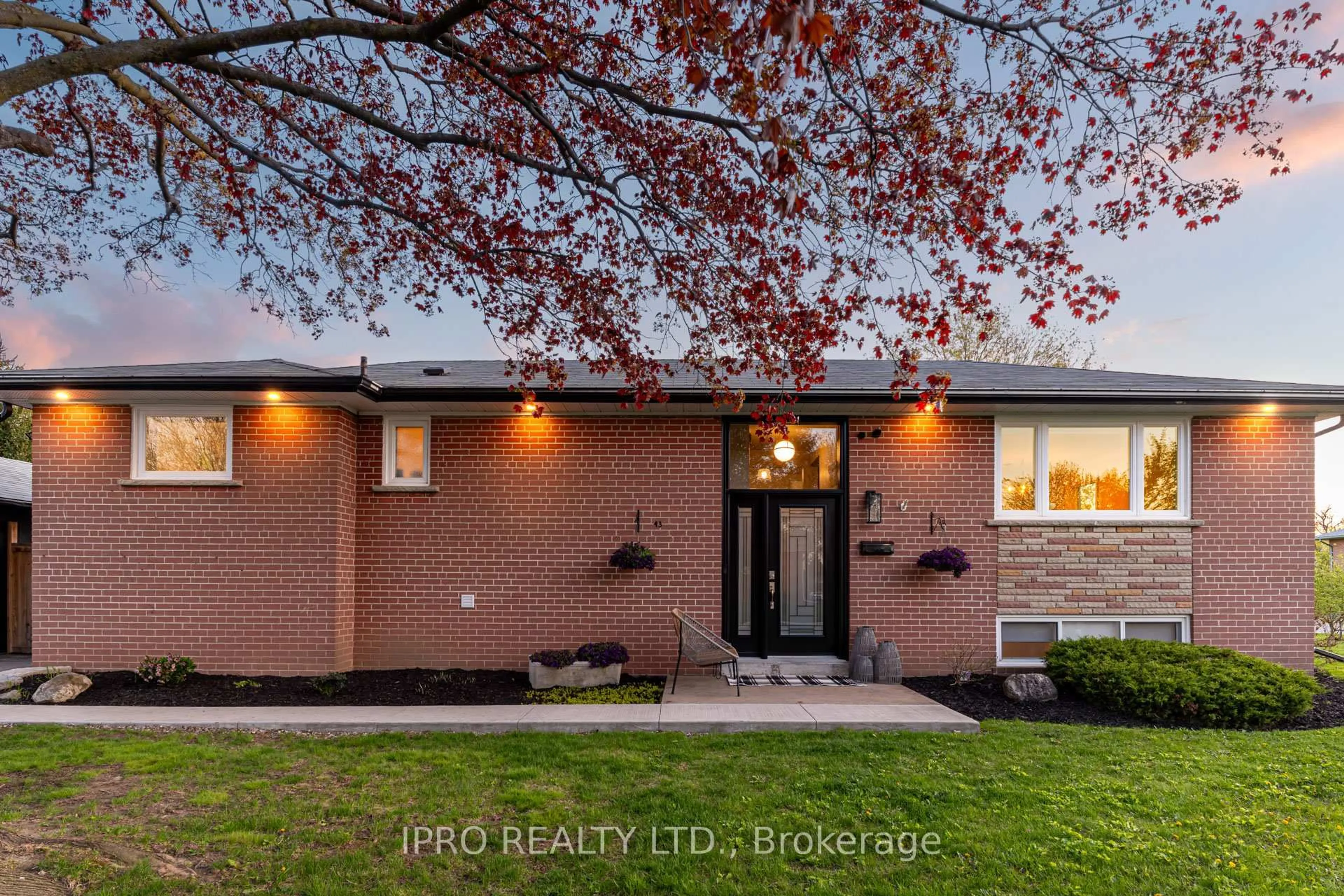 Home with brick exterior material, street for 43 Sherwood Cres, Brampton Ontario L6X 2C9