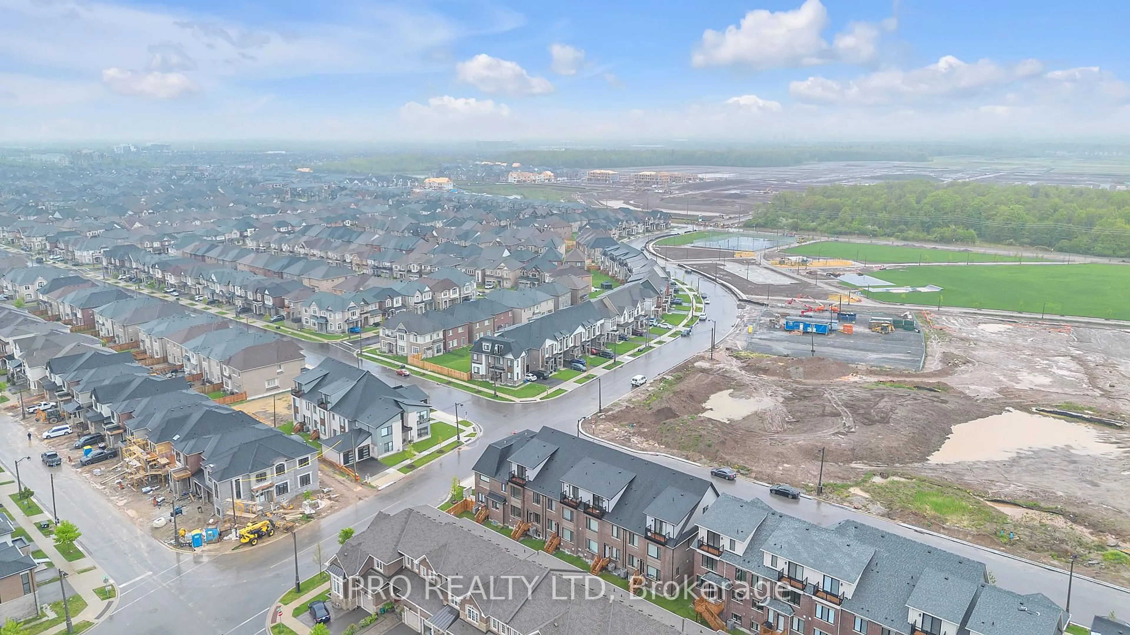 A pic from outside/outdoor area/front of a property/back of a property/a pic from drone, unknown for 3497 Post Rd, Oakville Ontario L6H 7W5