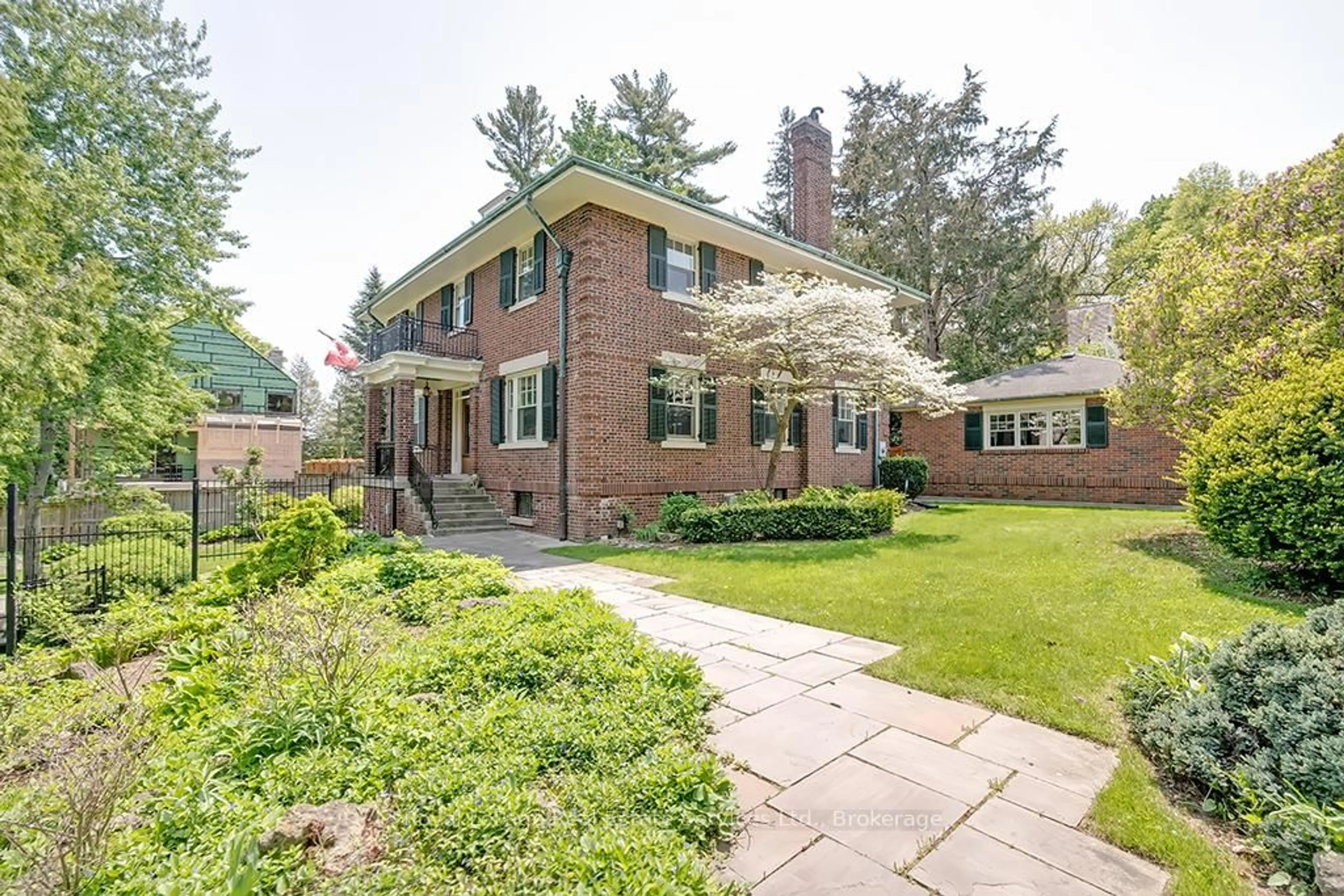 Home with brick exterior material, street for 184 King St, Oakville Ontario L6J 1B4