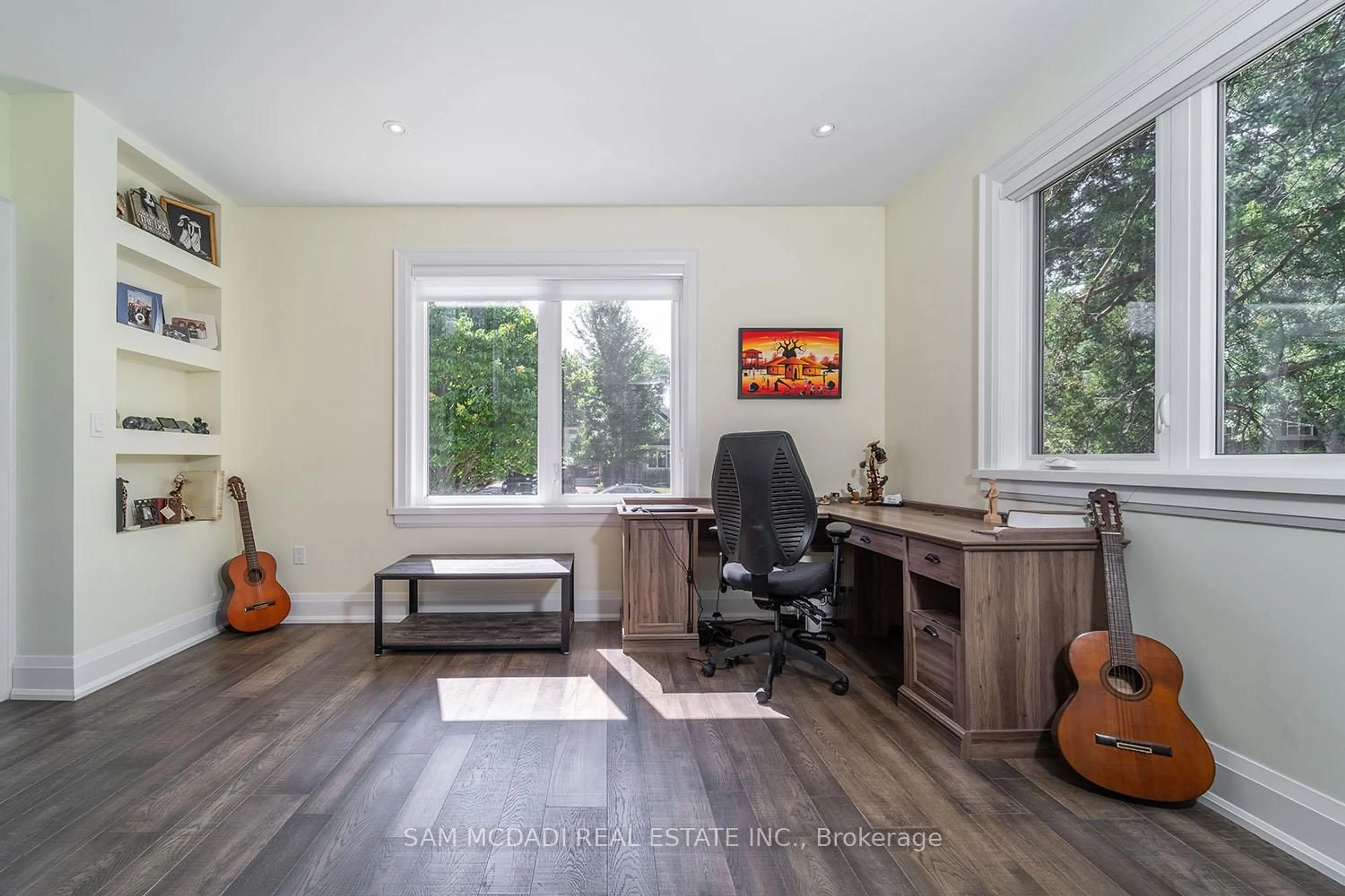 A pic of a room for 2163 Deyncourt Dr, Burlington Ontario L7R 1W2