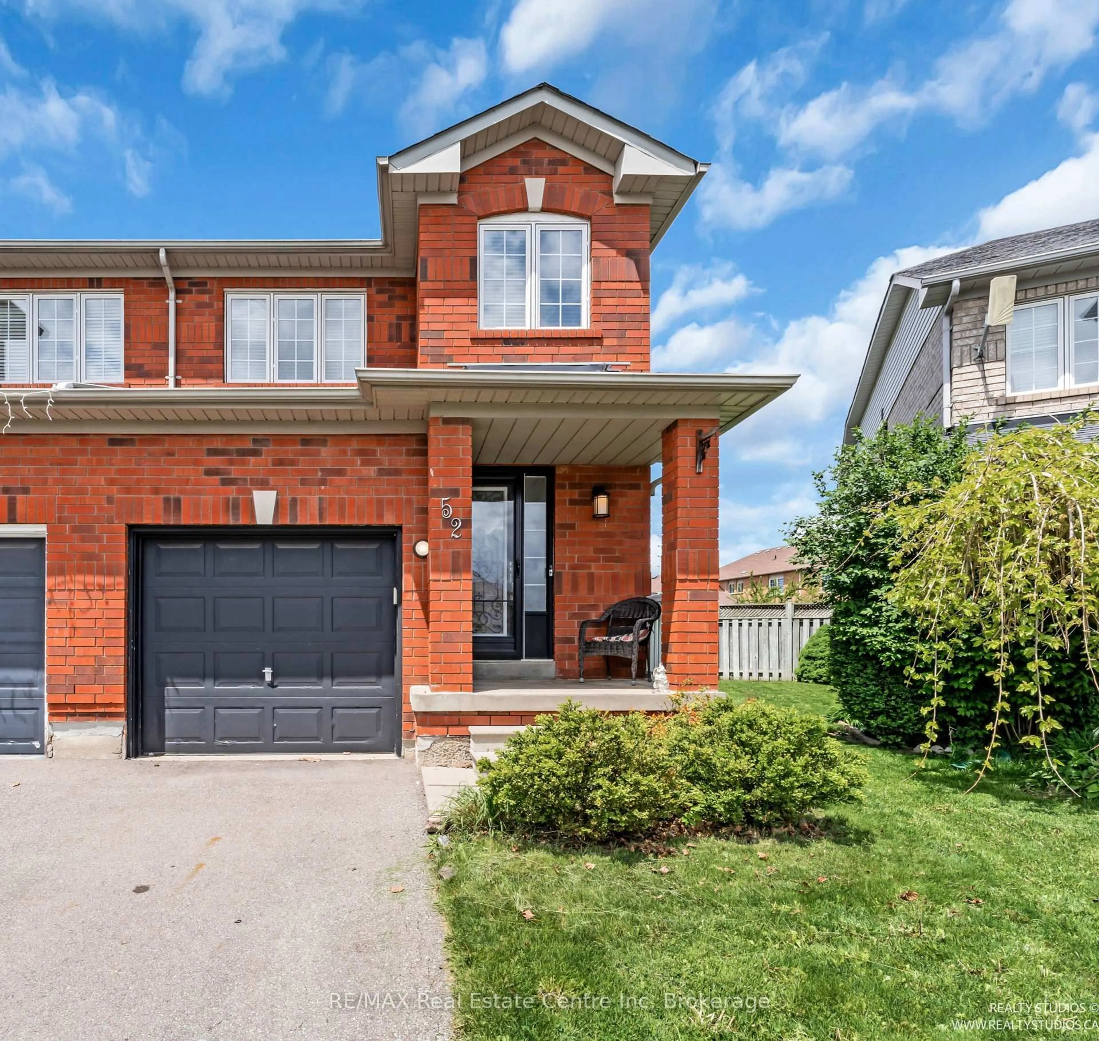 Home with brick exterior material, street for 52 Melissa Crt, Brampton Ontario L6X 4X1