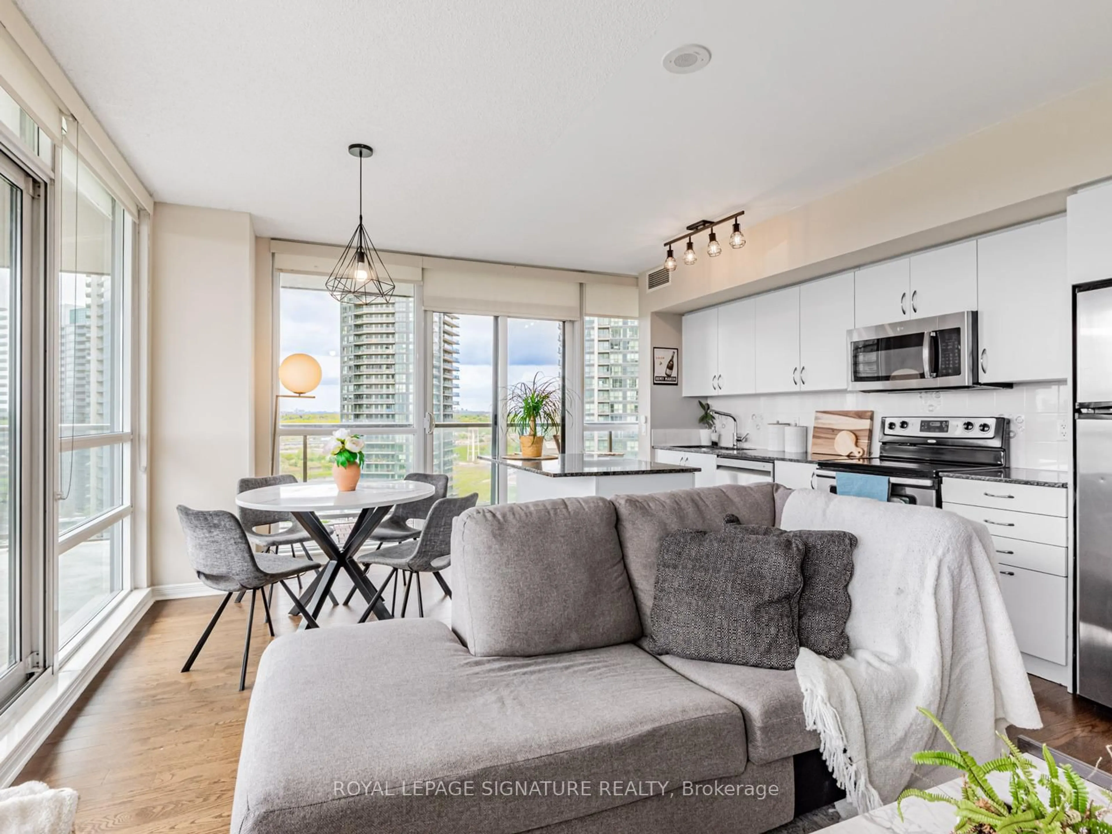 Open concept kitchen, unknown for 15 Legion Rd #1804, Toronto Ontario M8V 0A9
