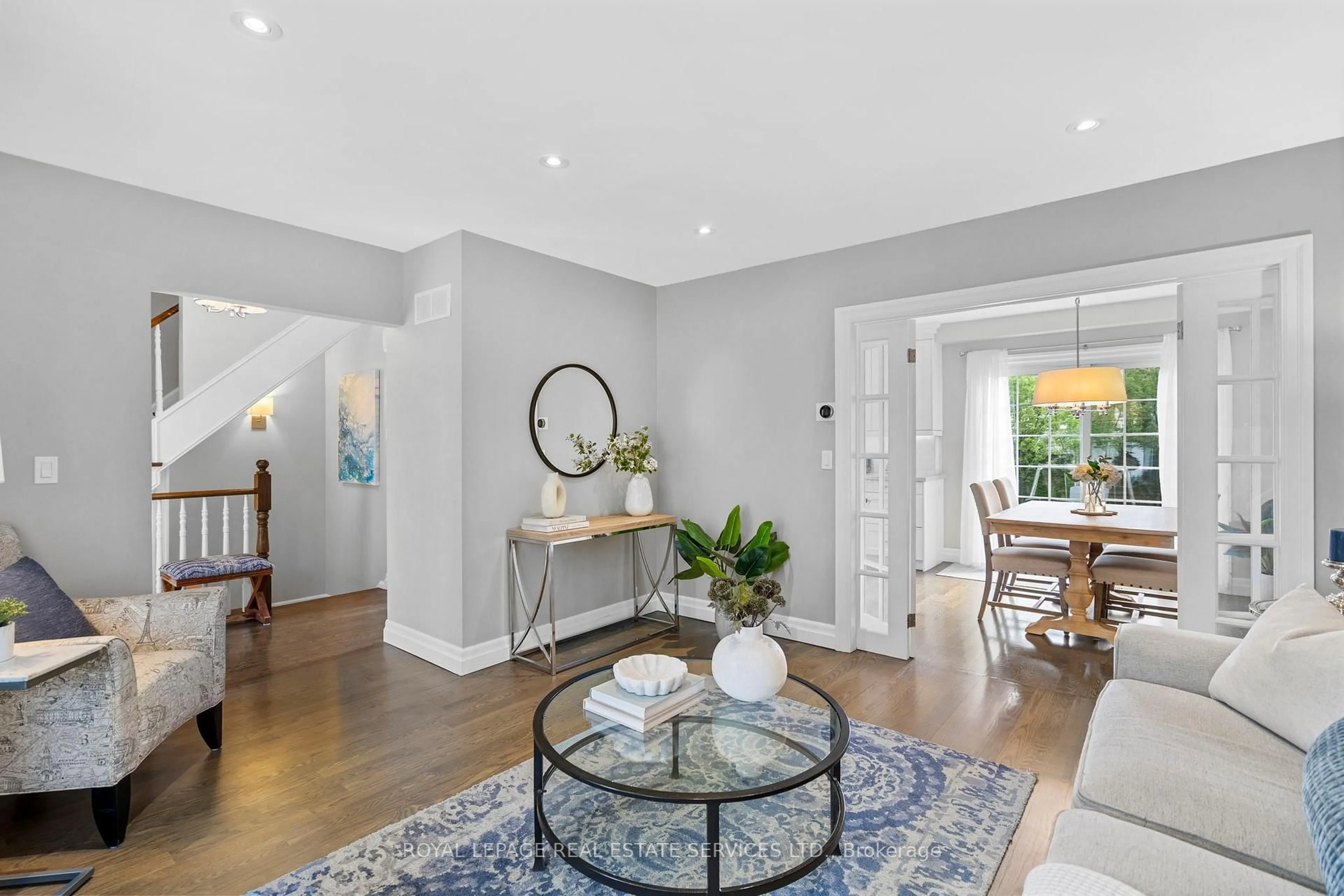 Indoor entryway for 2164 Perran Dr, Mississauga Ontario L5K 1M1