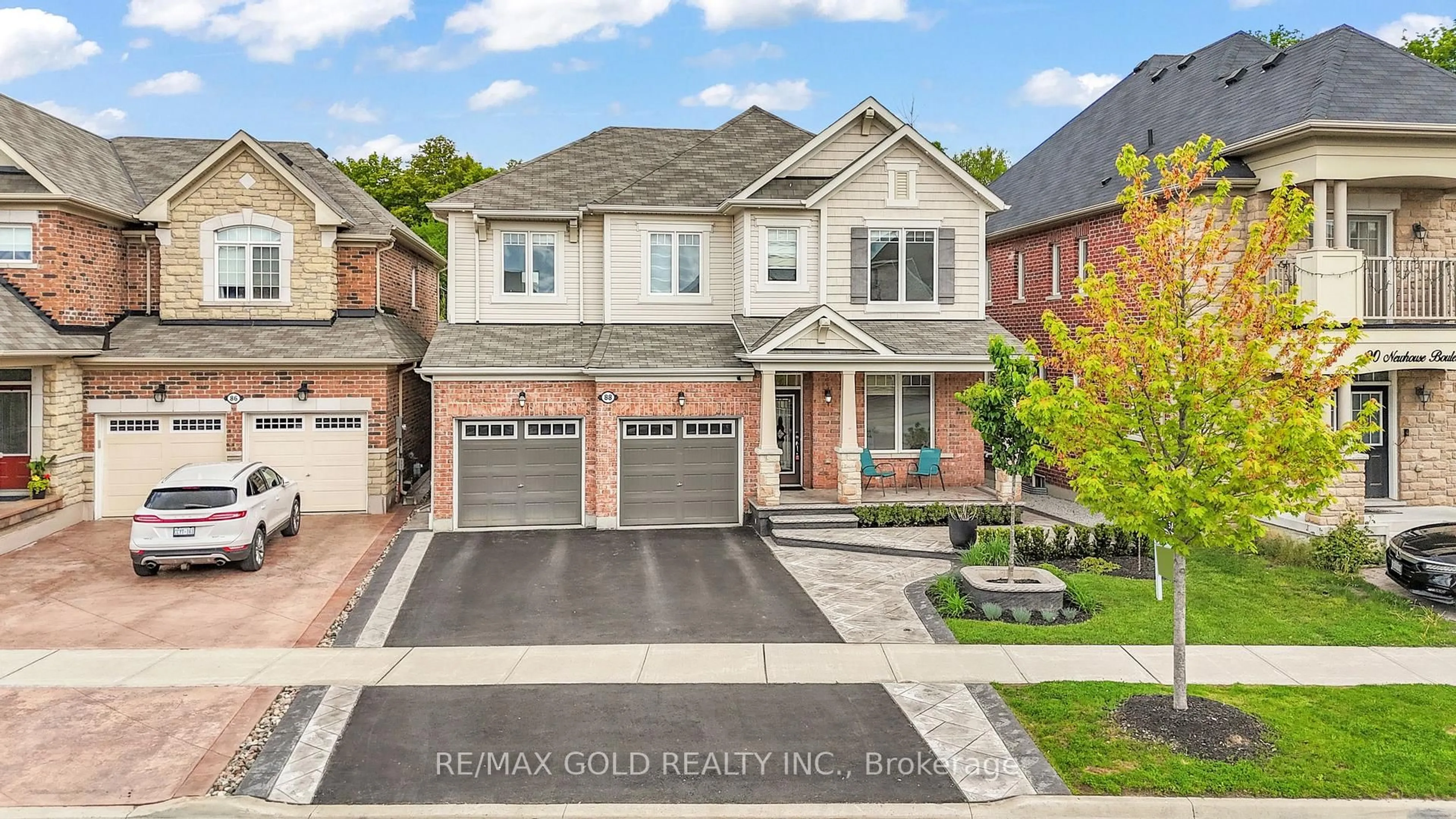 Home with brick exterior material, street for 88 Newhouse Blvd, Caledon Ontario L7C 4E4