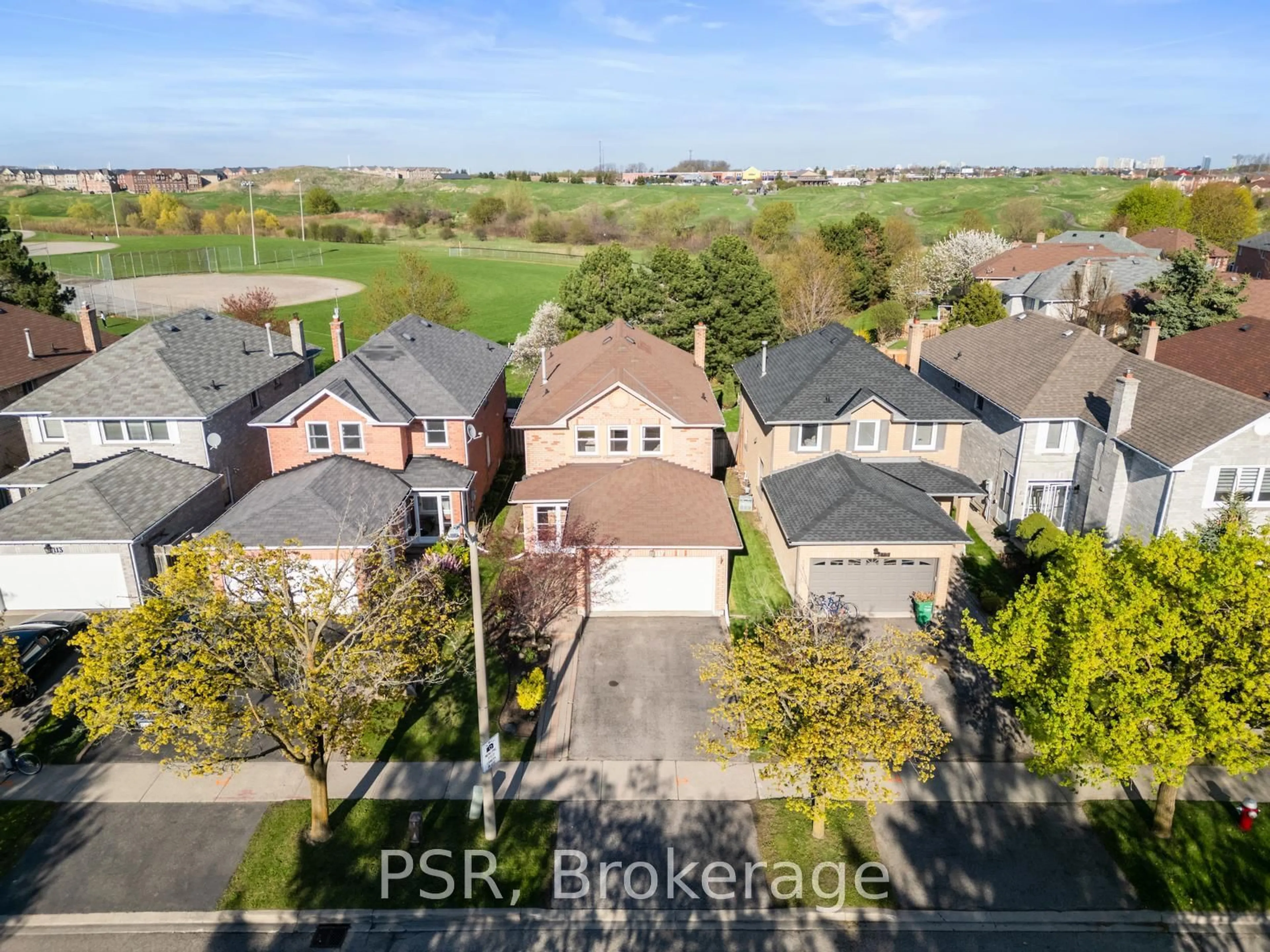 A pic from outside/outdoor area/front of a property/back of a property/a pic from drone, street for 117 Richvale Dr, Brampton Ontario L6Z 4G4