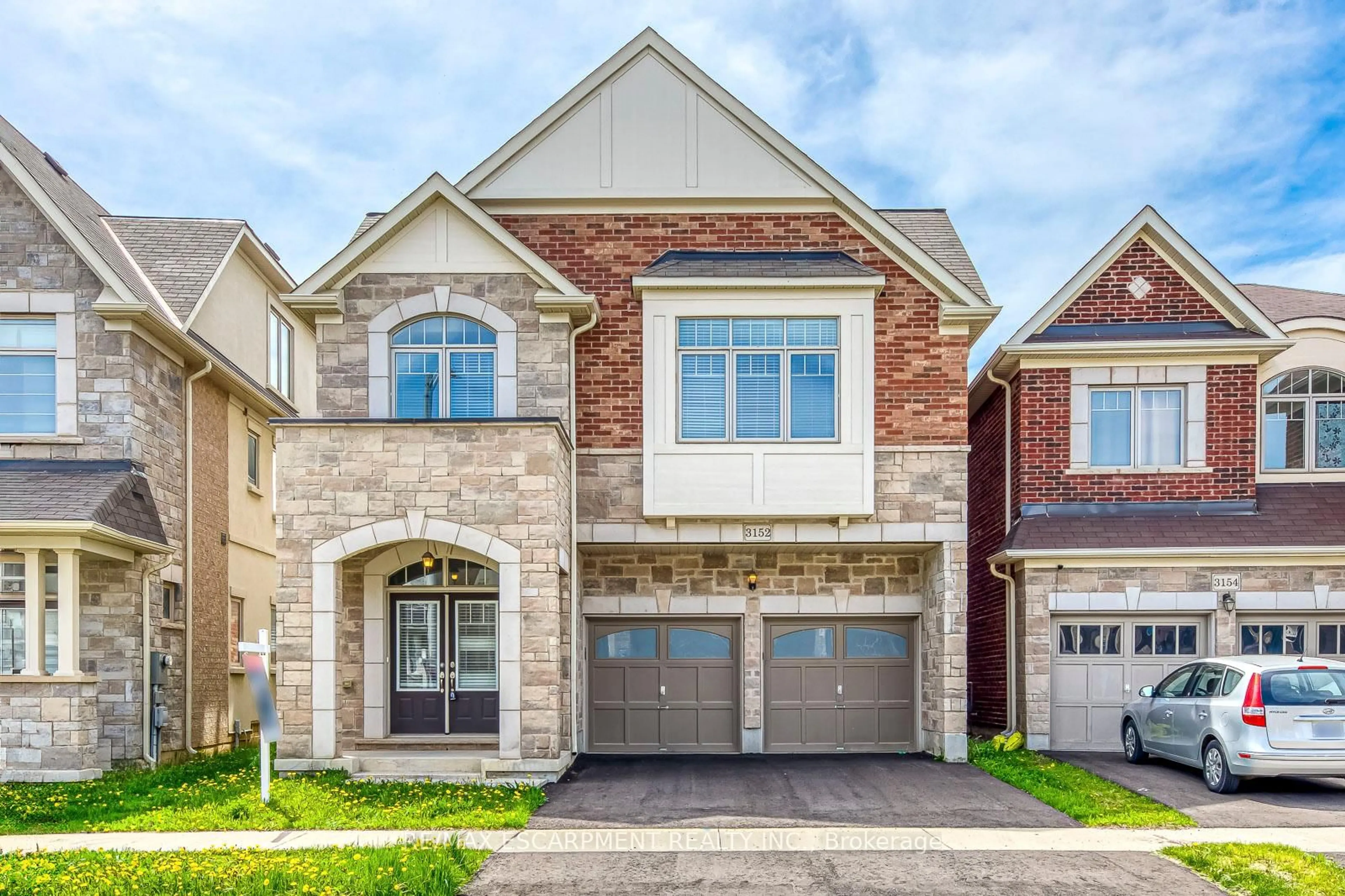 Home with brick exterior material, street for 3152 Goodyear Rd, Burlington Ontario L7M 1A2