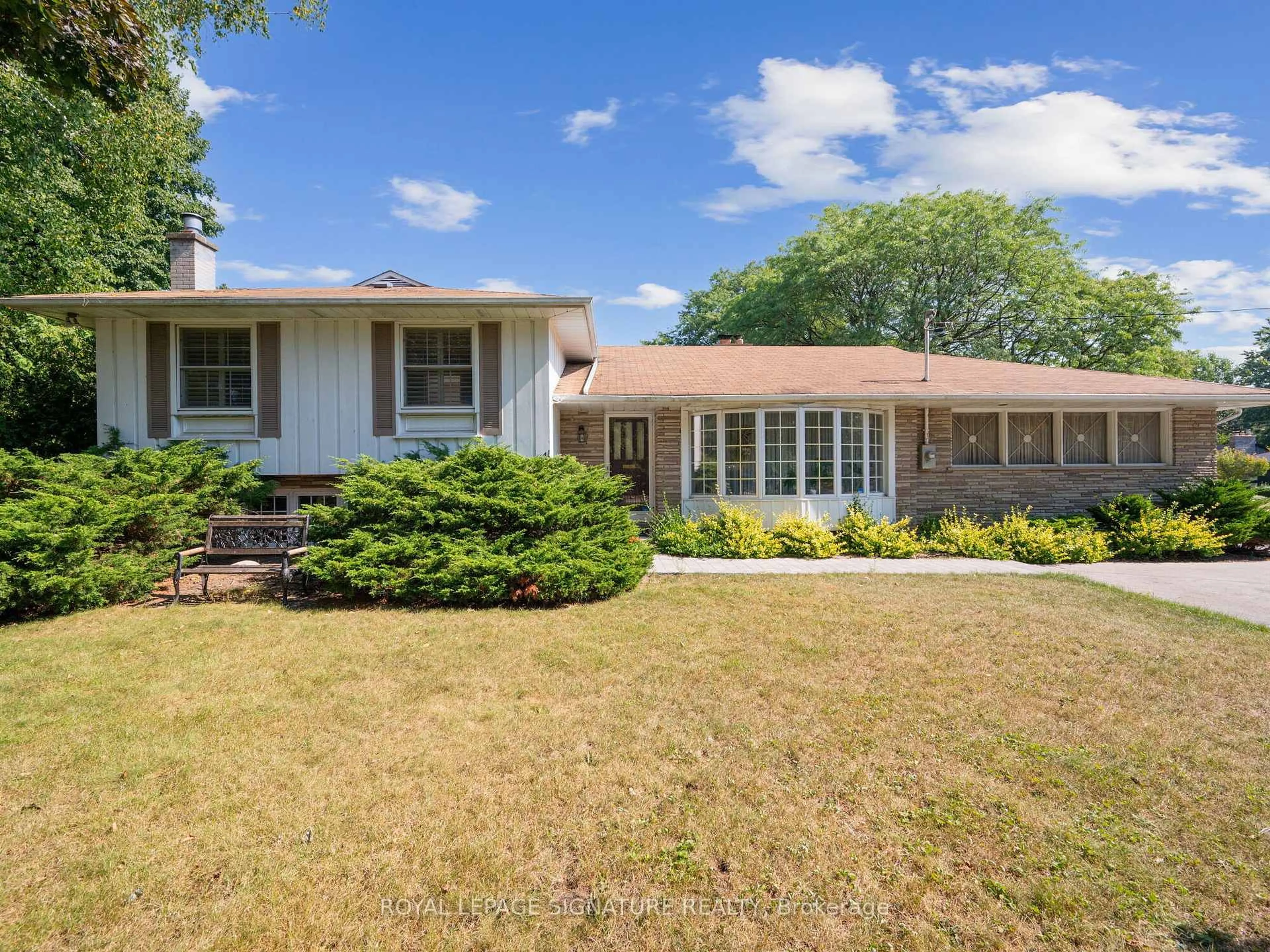 Home with vinyl exterior material, street for 1441 Clarkson Rd, Mississauga Ontario L5J 2W7