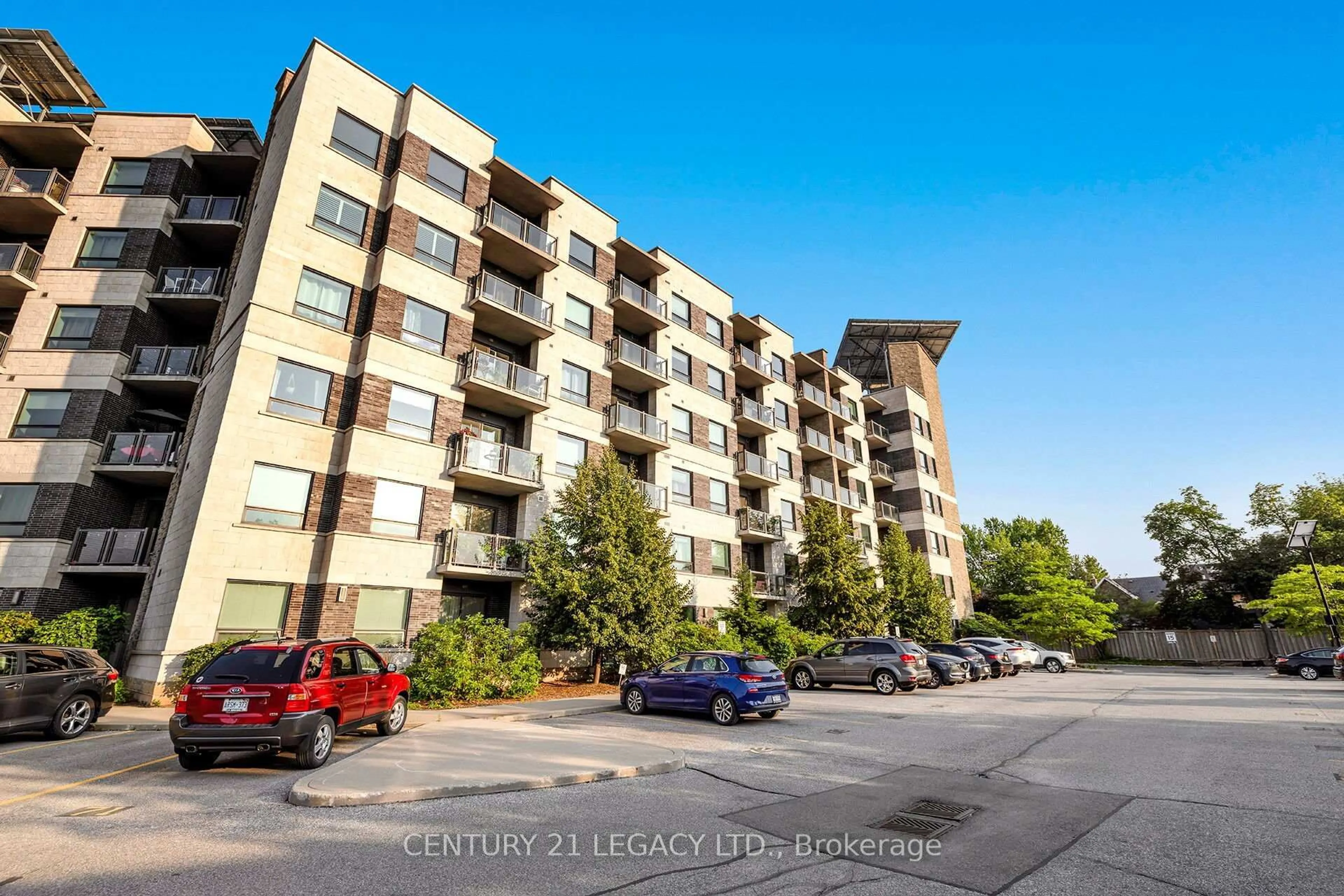 A pic from outside/outdoor area/front of a property/back of a property/a pic from drone, street for 383 Main St #424, Milton Ontario L9T 8K8
