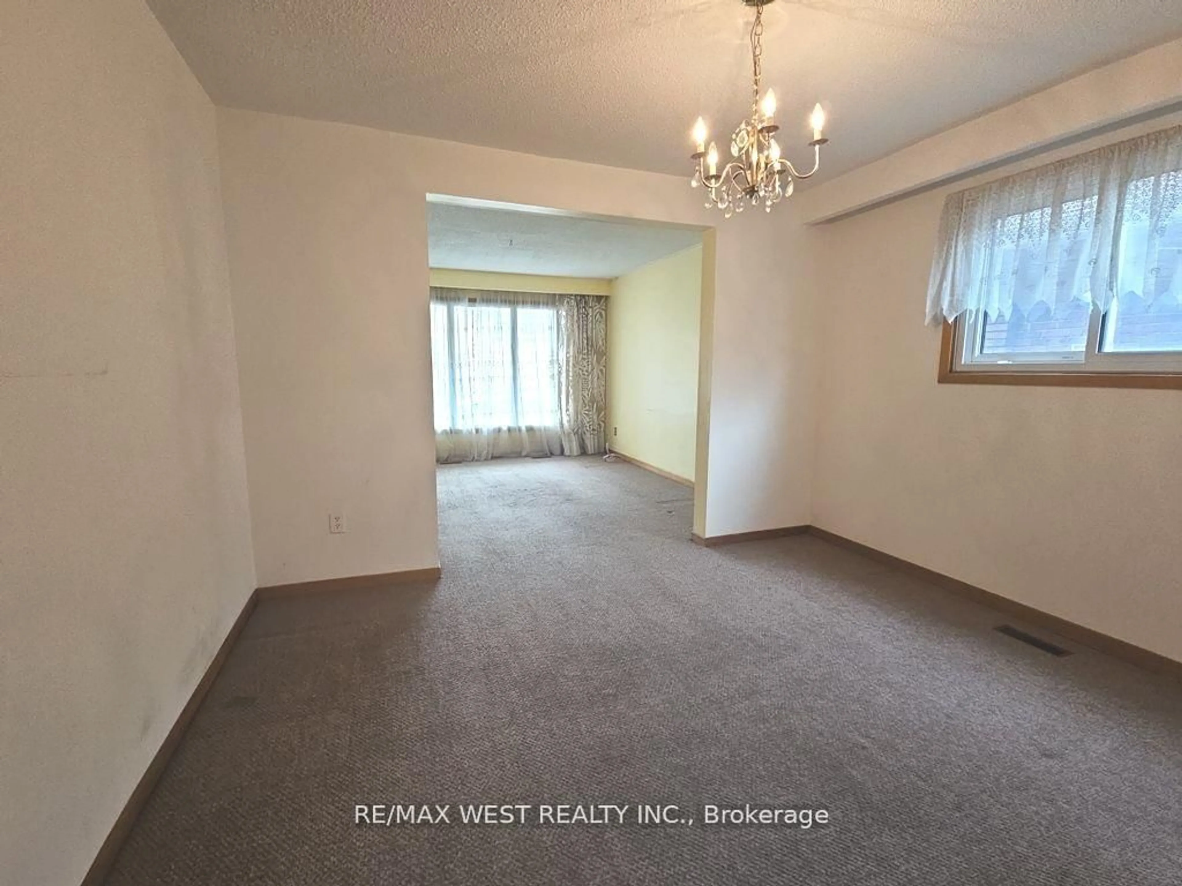 A pic of a room for 385 Kipling Ave, Toronto Ontario M8V 3K8