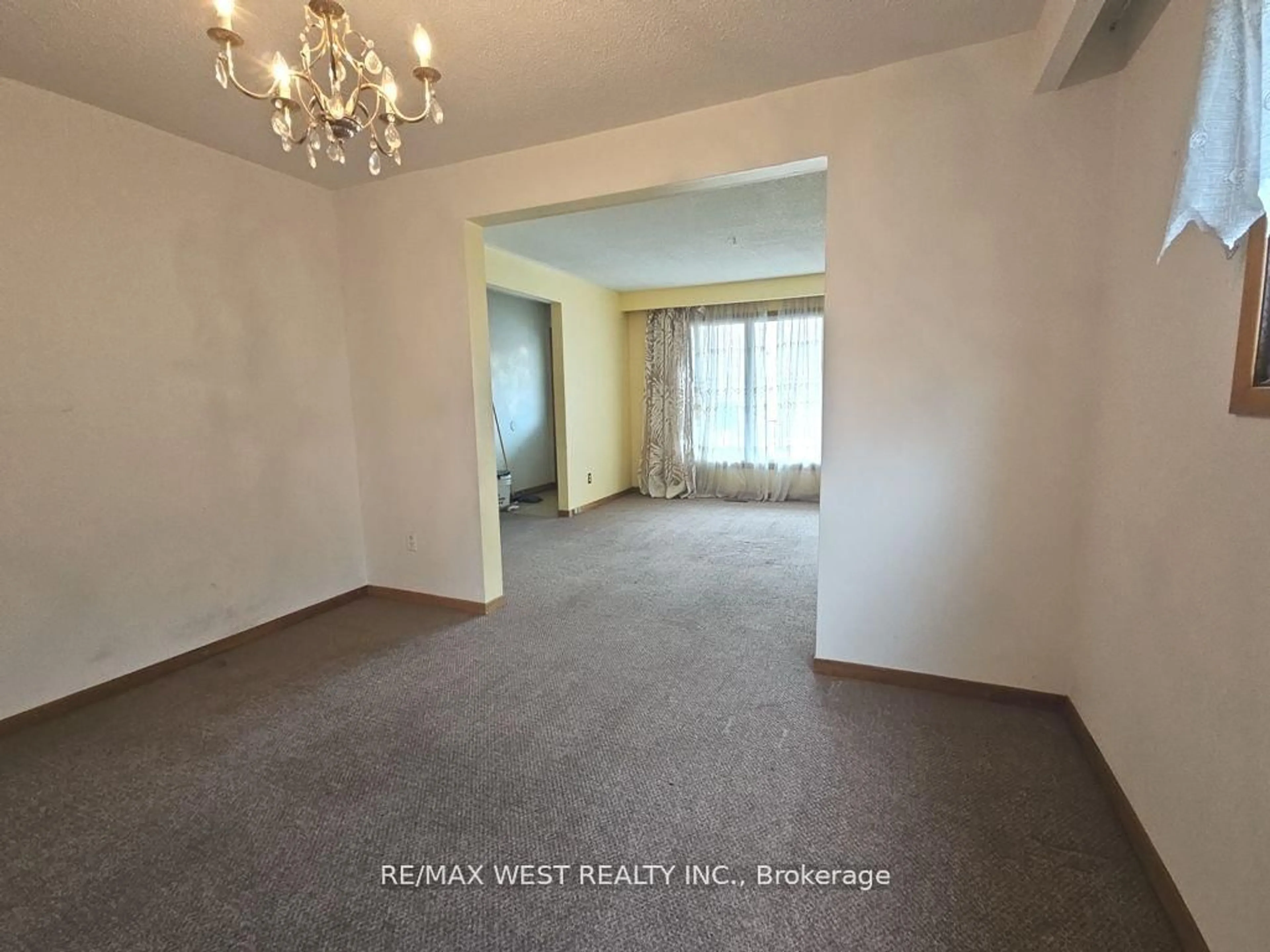 A pic of a room for 385 Kipling Ave, Toronto Ontario M8V 3K8
