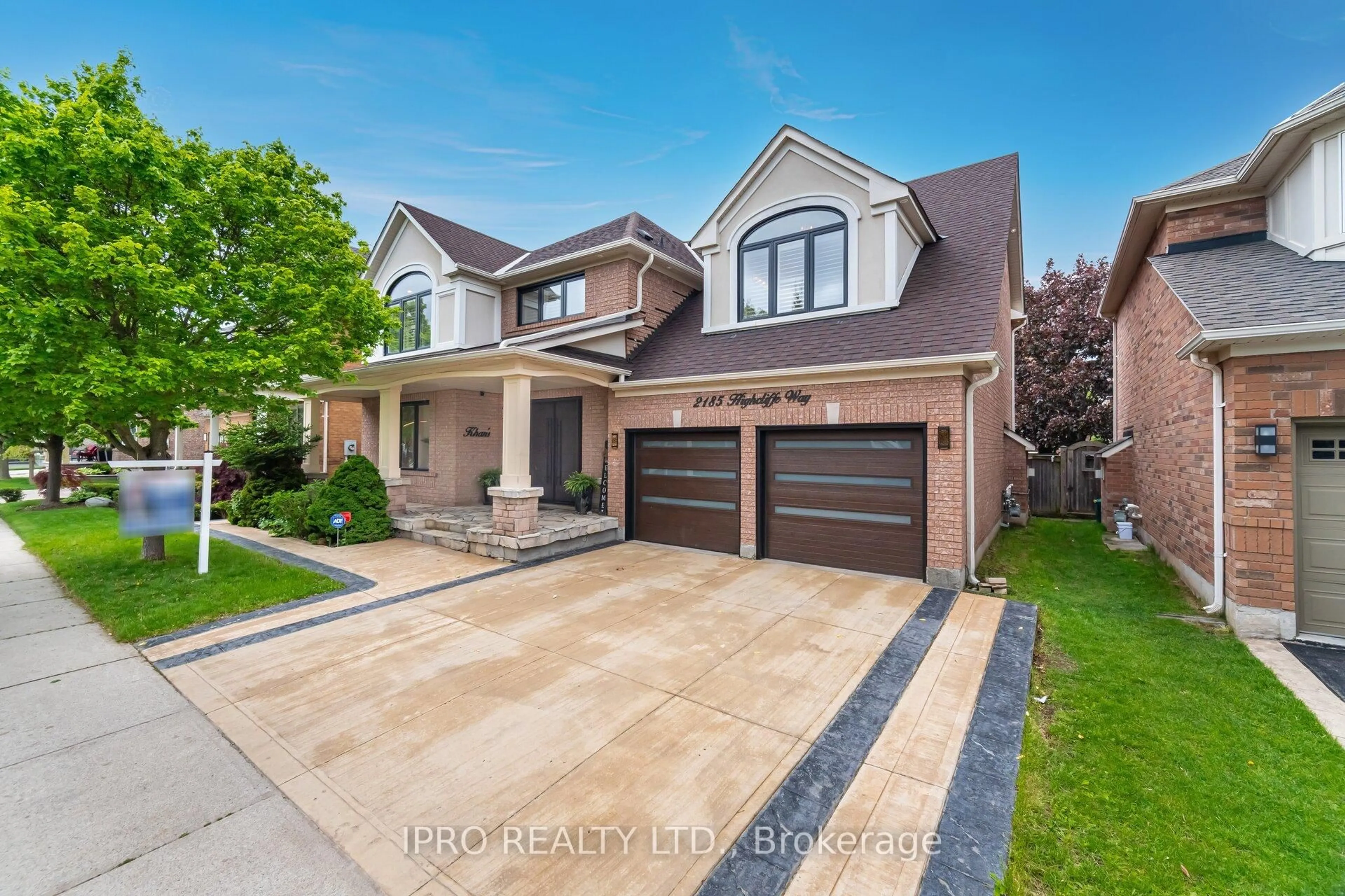 Home with brick exterior material, street for 2185 Highcliffe Way, Oakville Ontario L6M 5B7