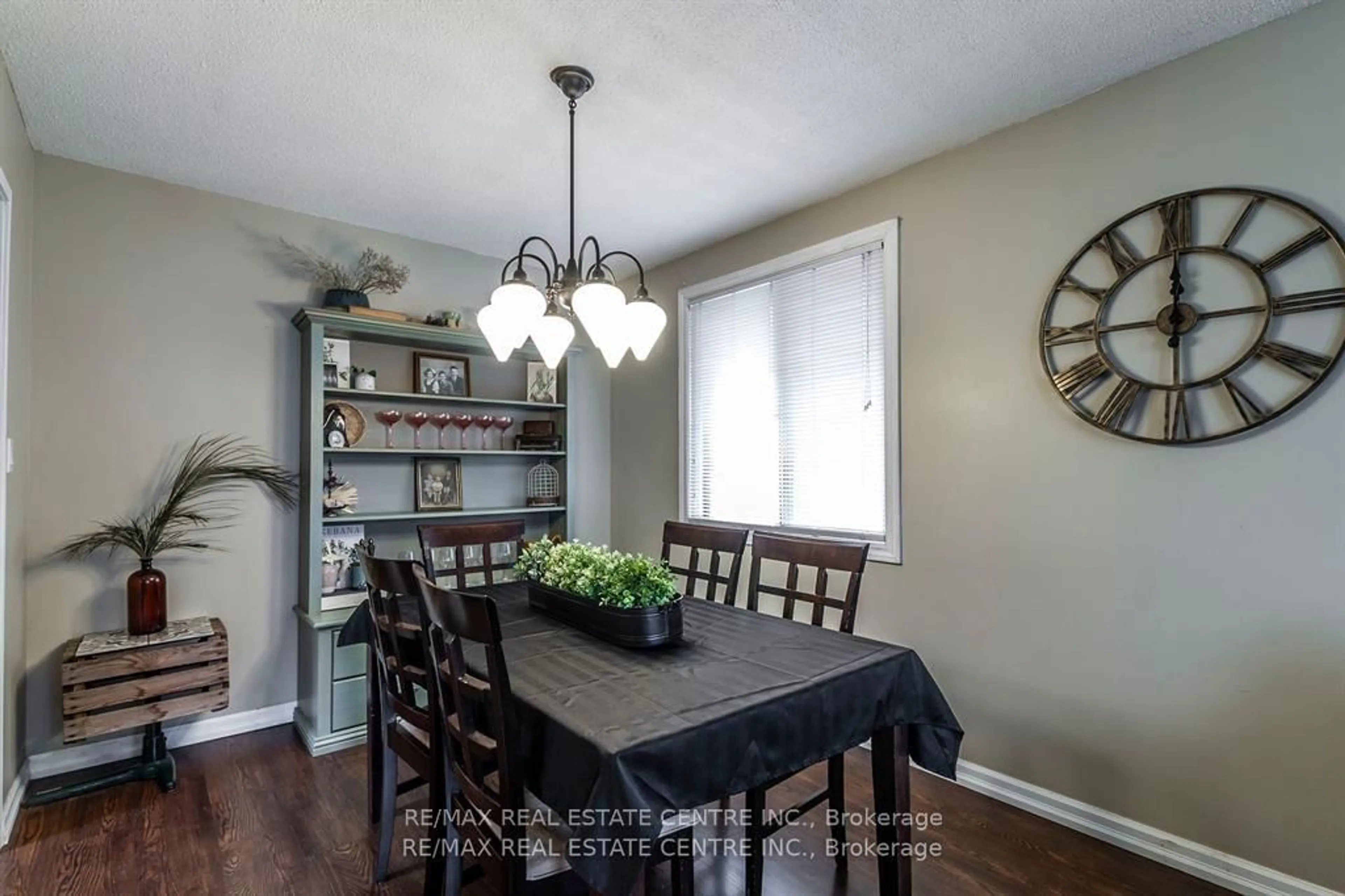 Dining room, unknown for 34 Milton Heights Cres, Milton Ontario L9T 2W7
