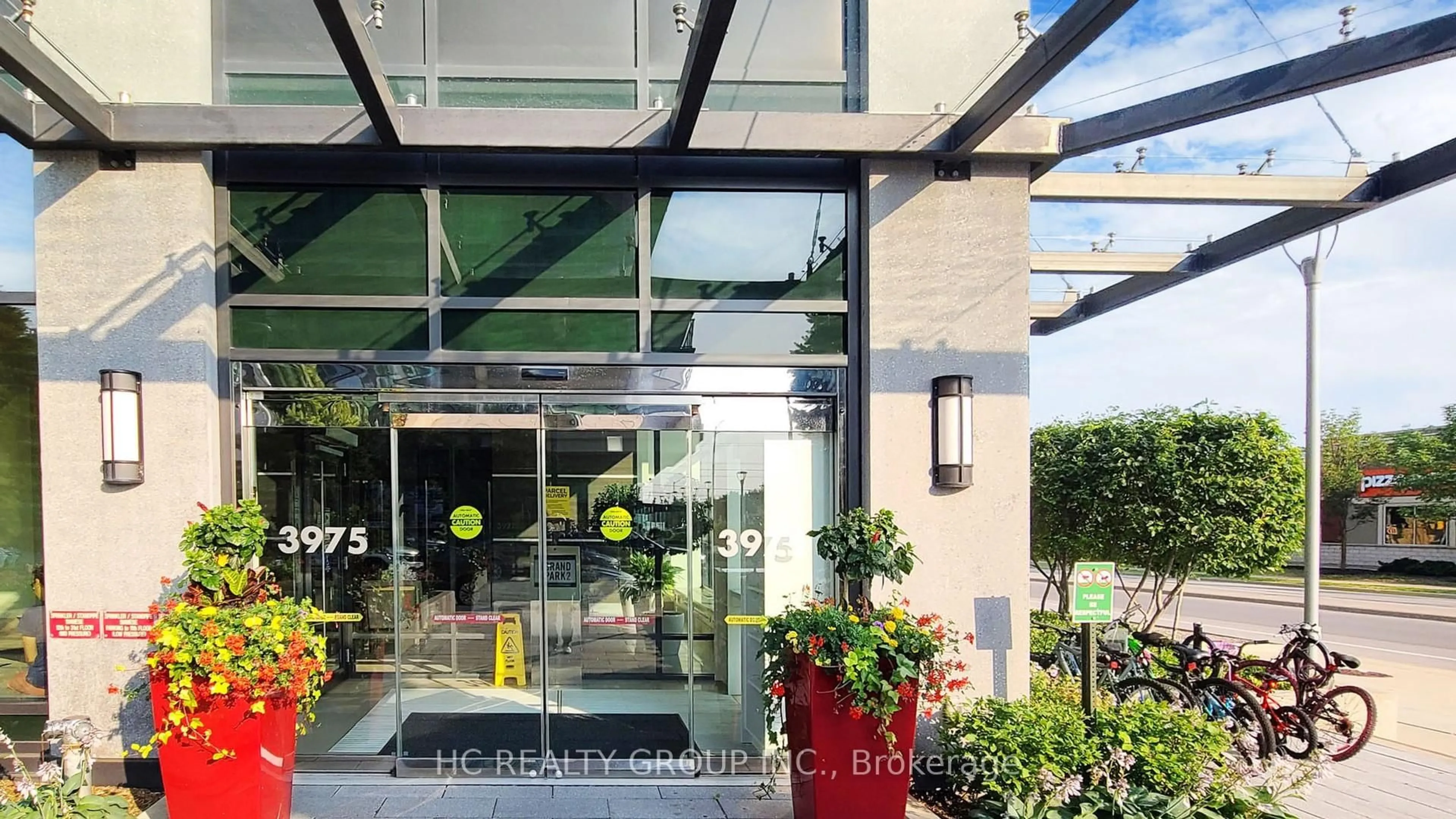 Indoor foyer for 3975 Grand Park Dr #2703, Mississauga Ontario L5B 0K4