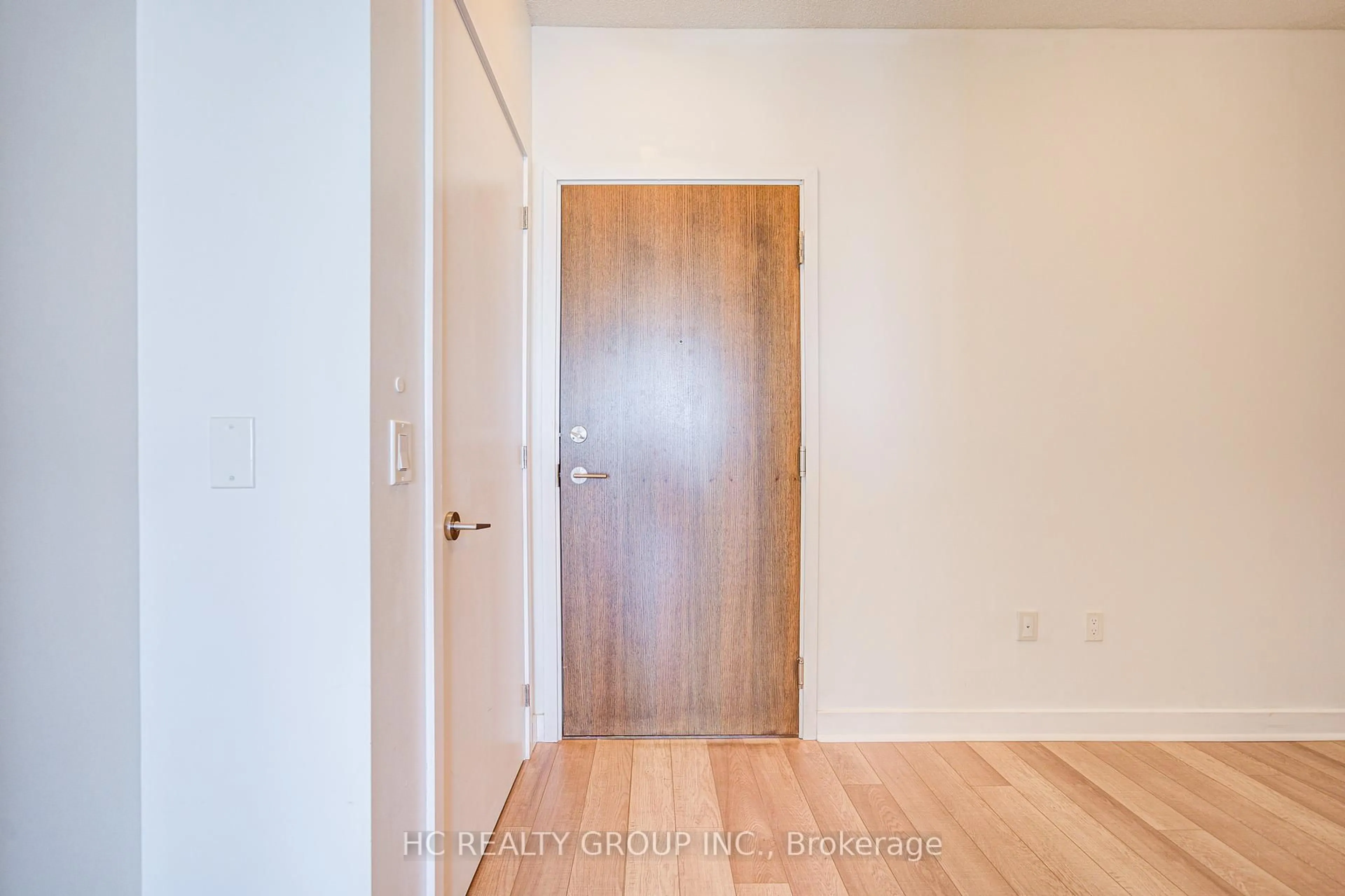 Indoor entryway for 3975 Grand Park Dr #2703, Mississauga Ontario L5B 0K4