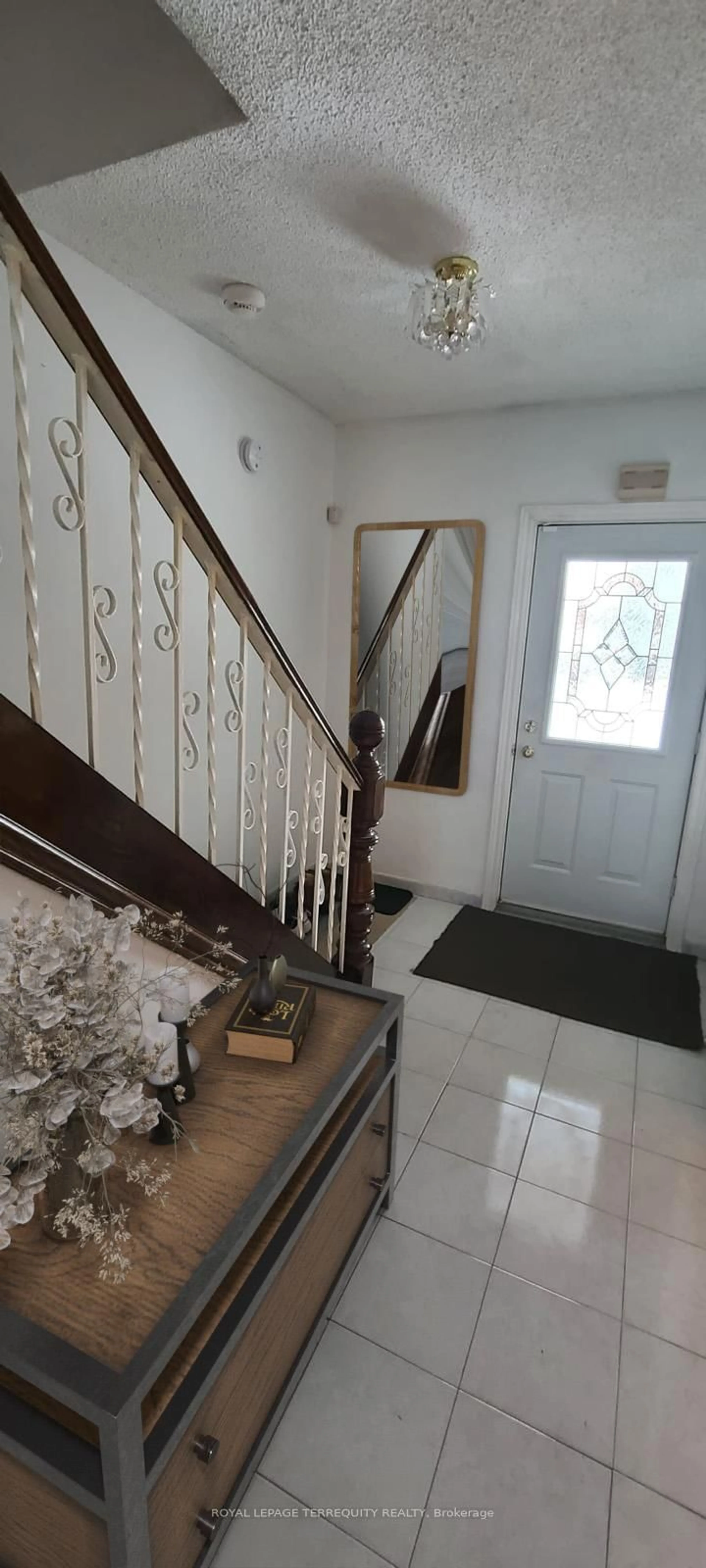 Unknown for 578 Durie St, Toronto Ontario M6S 3H1