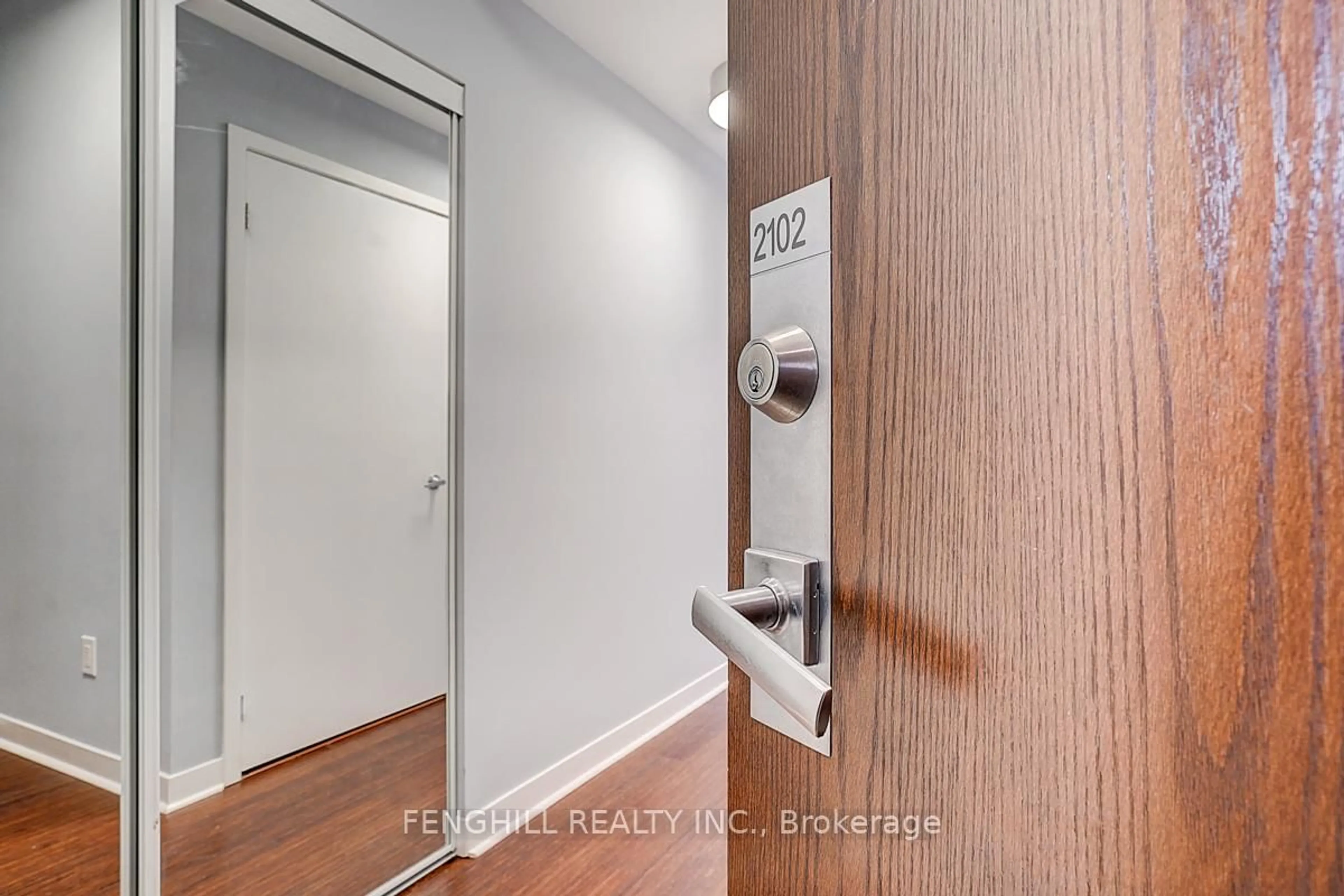 Indoor entryway for 365 Prince Of Wales Dr #2102, Mississauga Ontario L5B 0G6