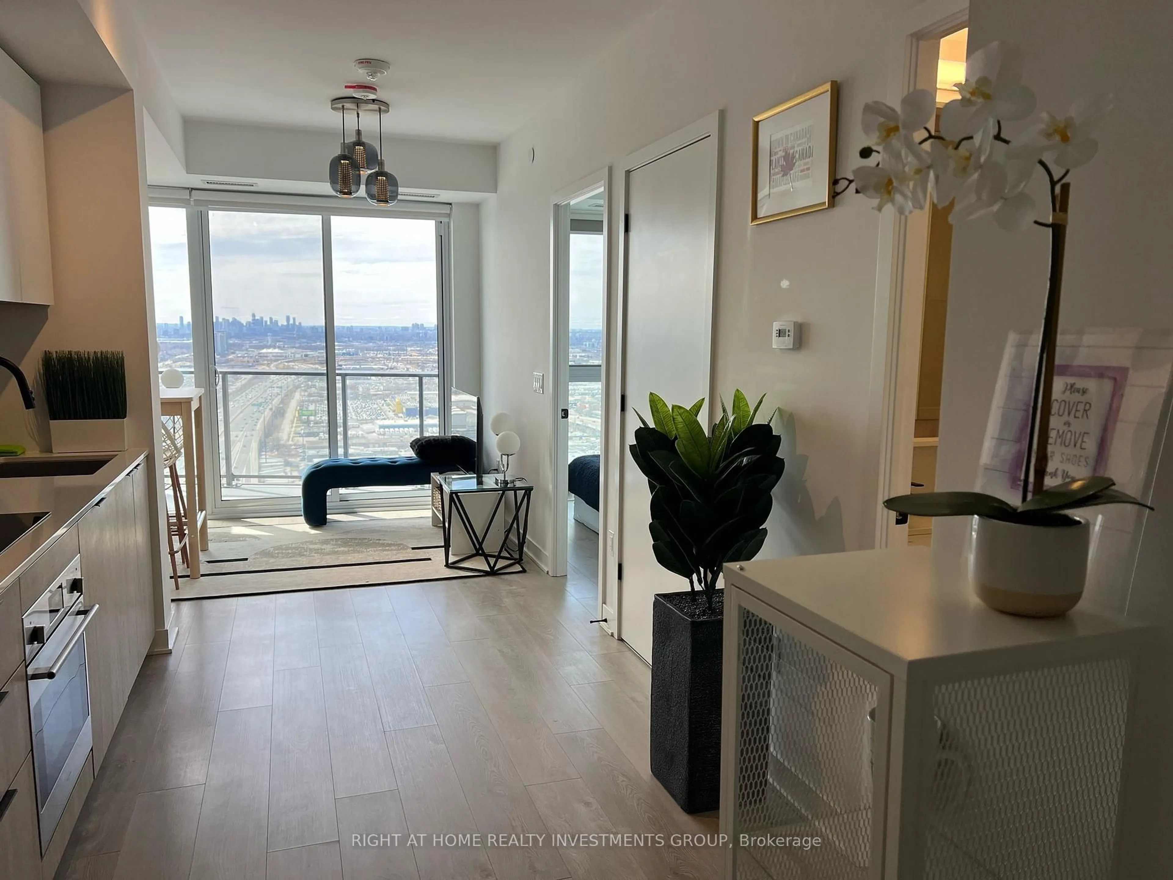 Indoor entryway for 36 Zorra St #3211, Toronto Ontario M8Z 0G5