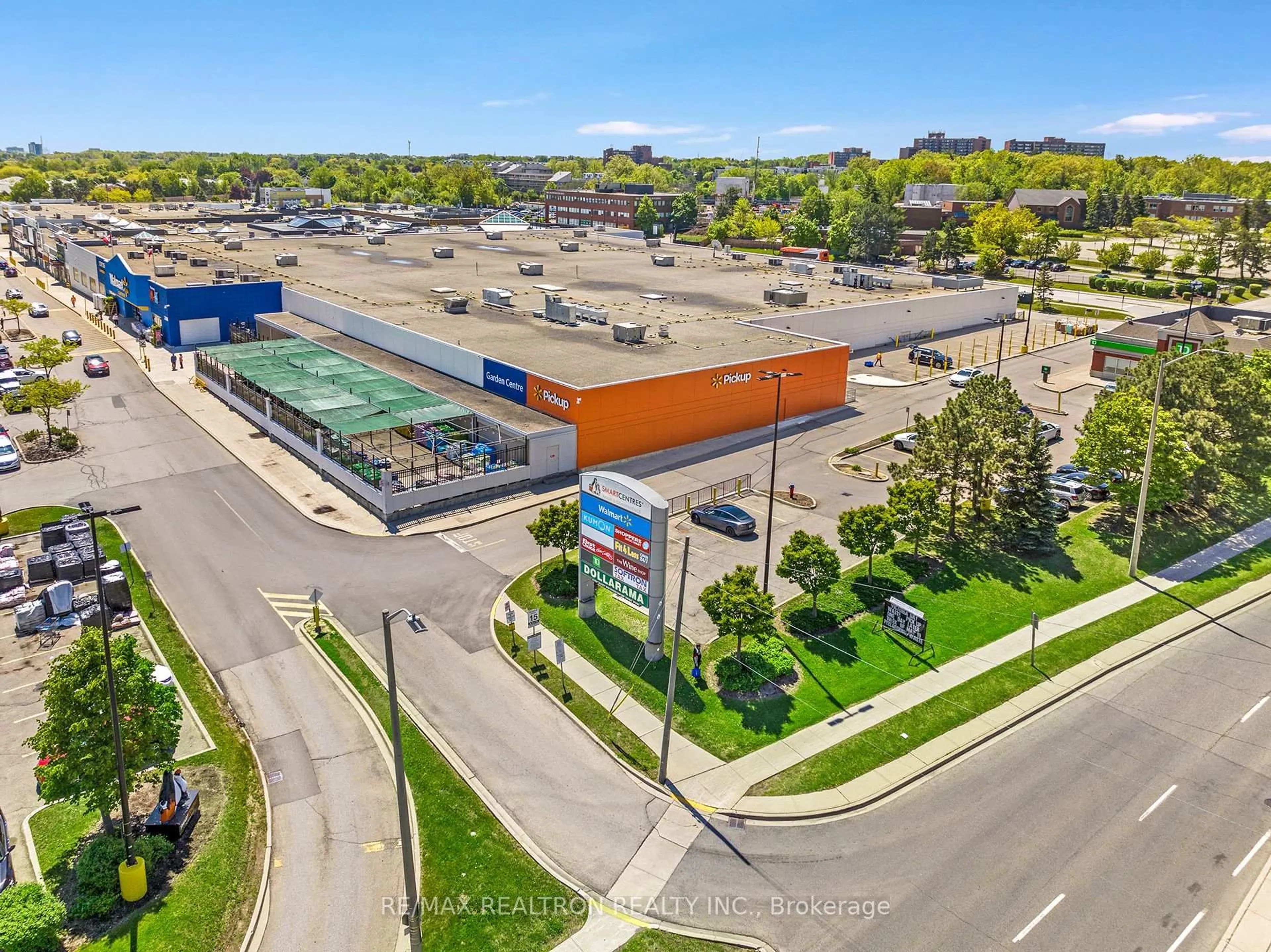 A pic from outside/outdoor area/front of a property/back of a property/a pic from drone, street for 2155 Burnhamthorpe Rd #1301, Mississauga Ontario L5L 5P4