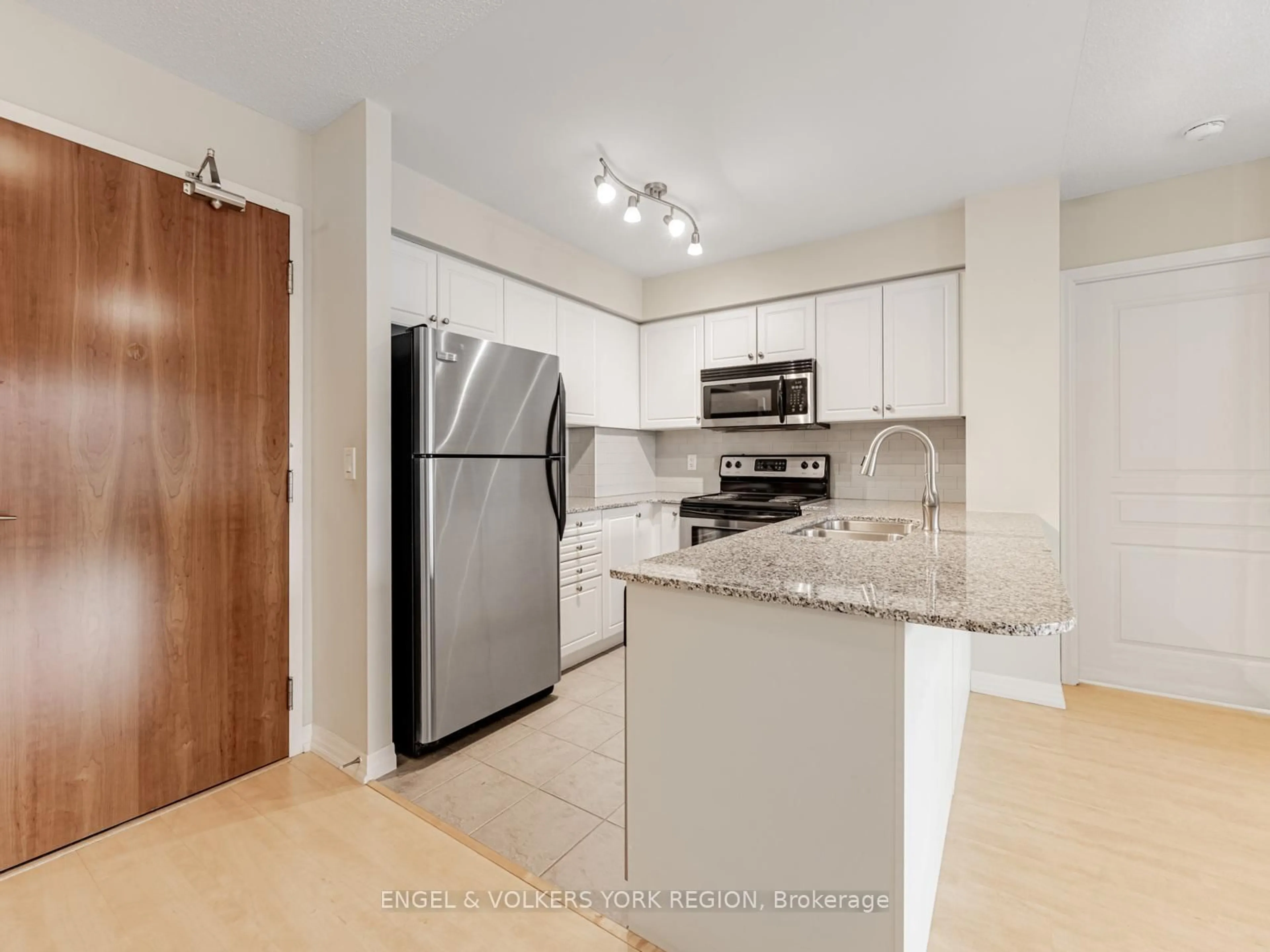 Unknown for 1403 Royal York Rd #1207, Toronto Ontario M9P 0A1