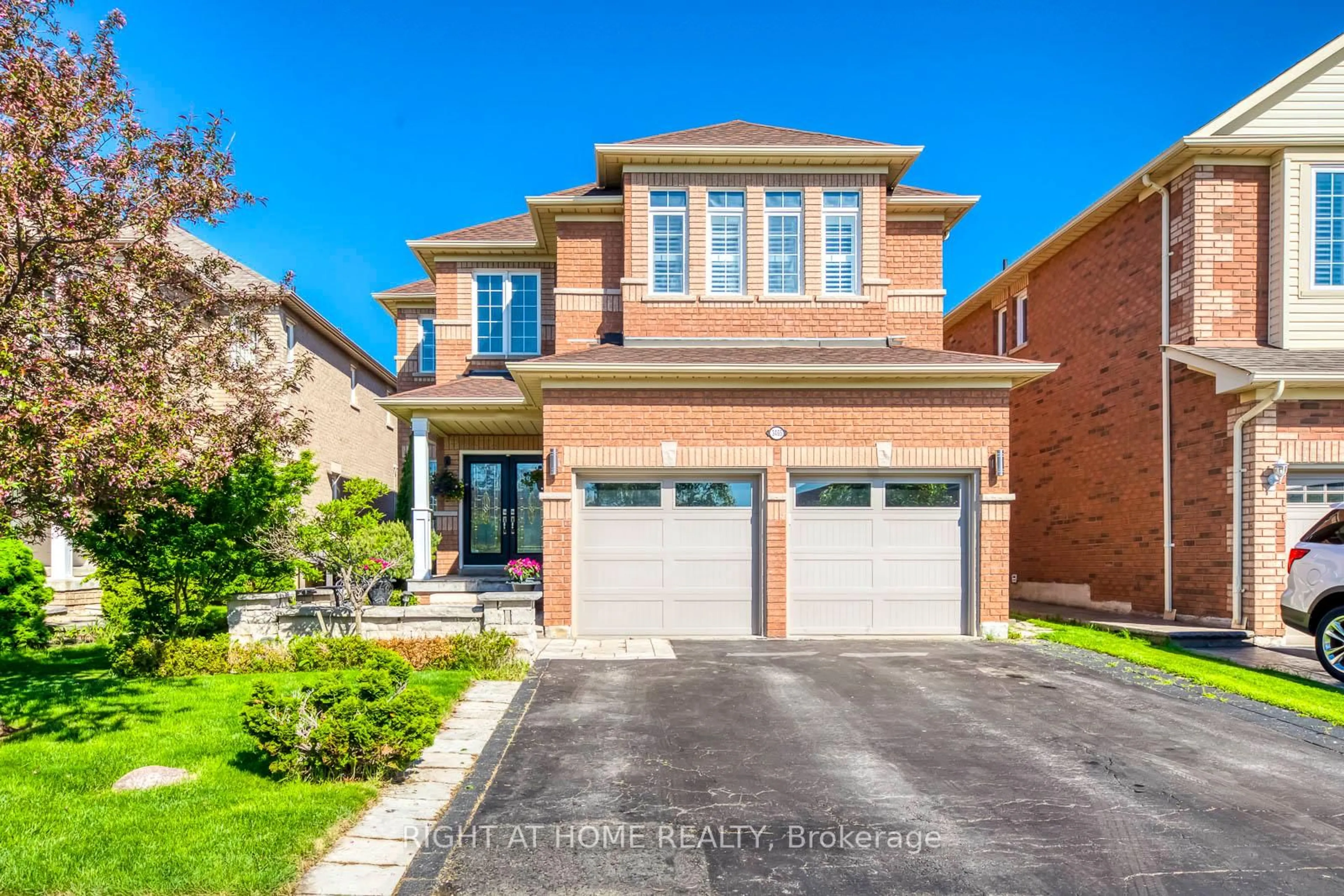 Home with brick exterior material, street for 3465 Aquinas Ave, Mississauga Ontario L5M 7L3