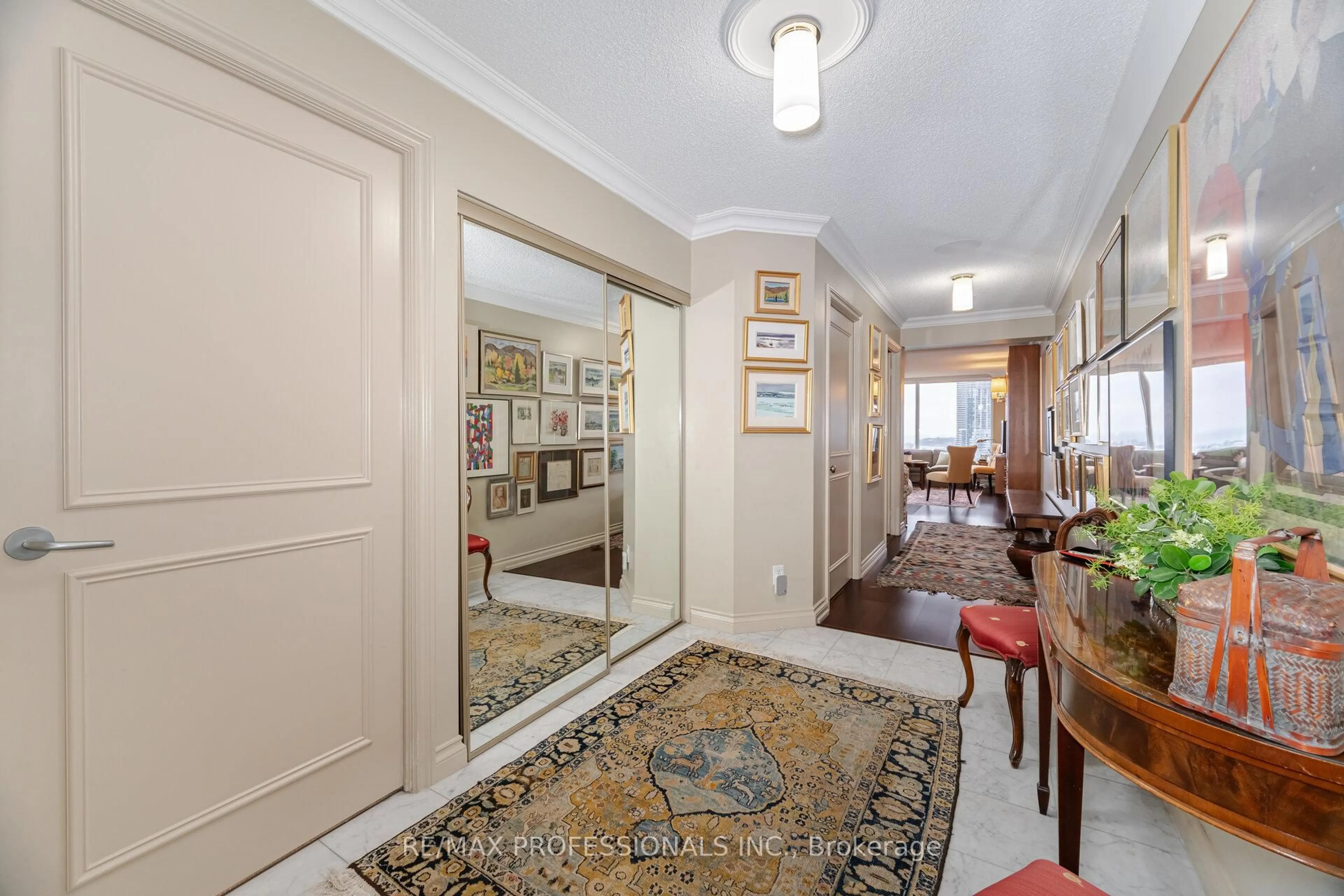 Indoor foyer for 1 Palace Pier Crt #2106, Toronto Ontario M8V 3W9