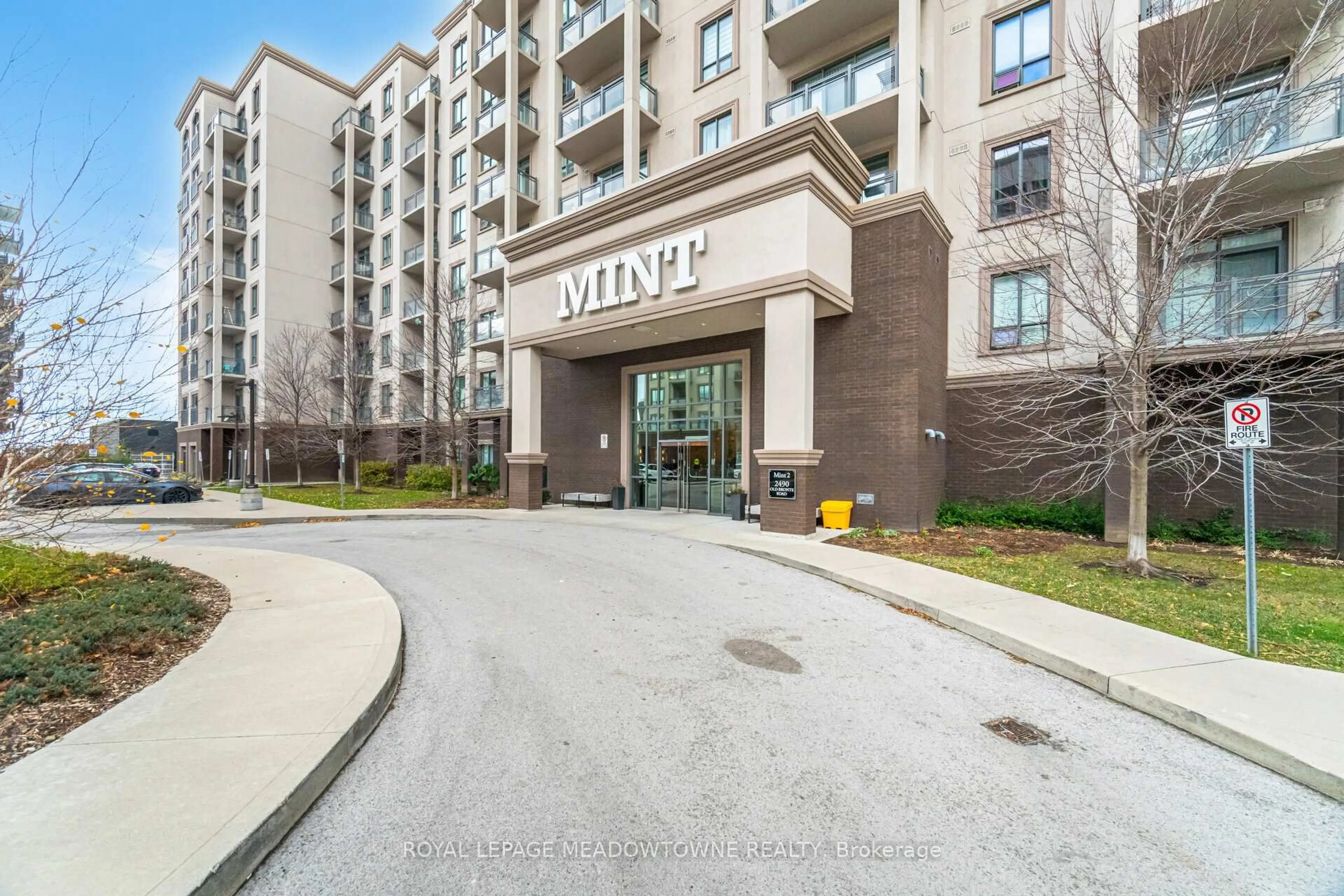 Patio, street for 2490 Old Bronte Rd #406, Oakville Ontario L6M 0Y5