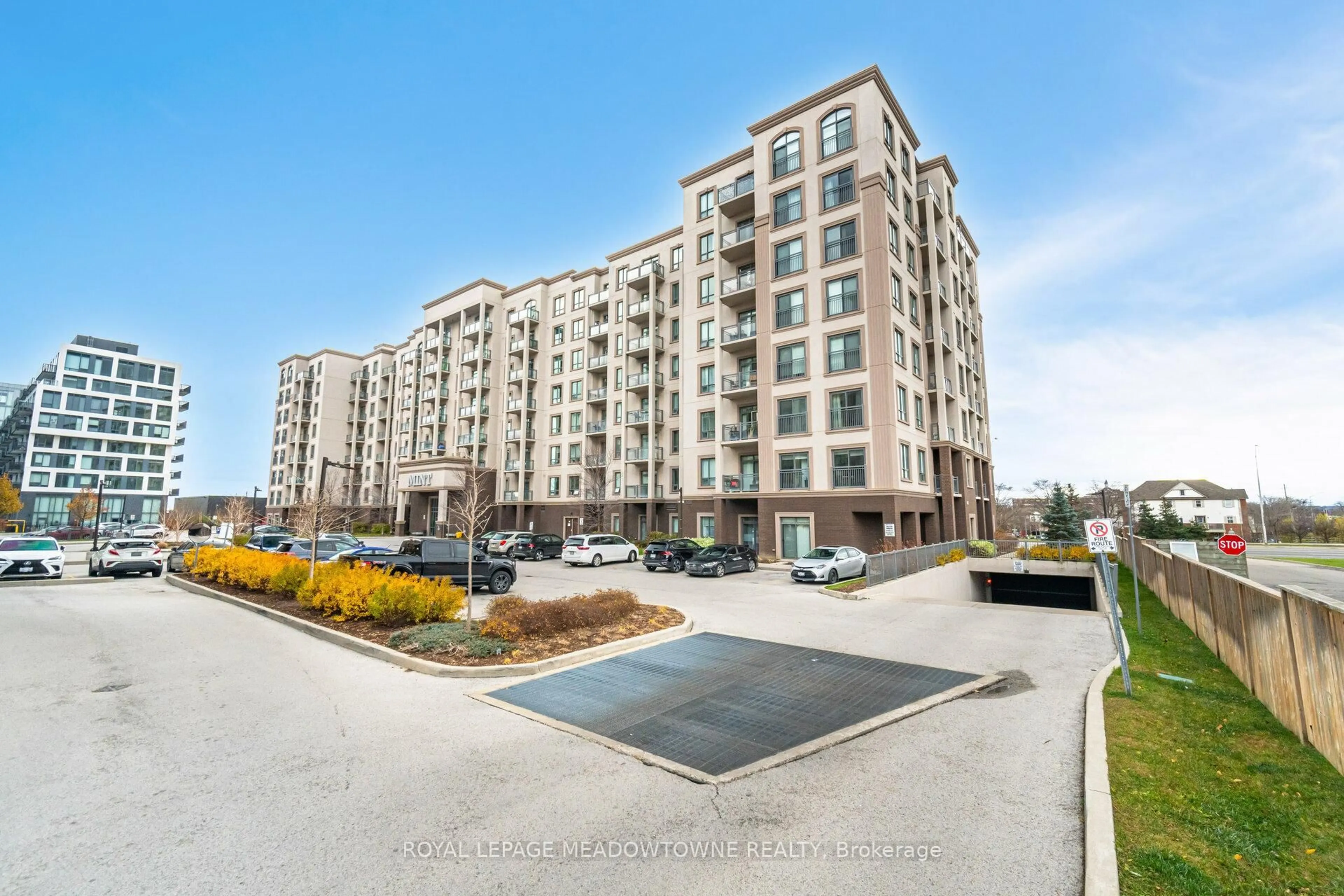A pic from outside/outdoor area/front of a property/back of a property/a pic from drone, unknown for 2490 Old Bronte Rd #406, Oakville Ontario L6M 0Y5