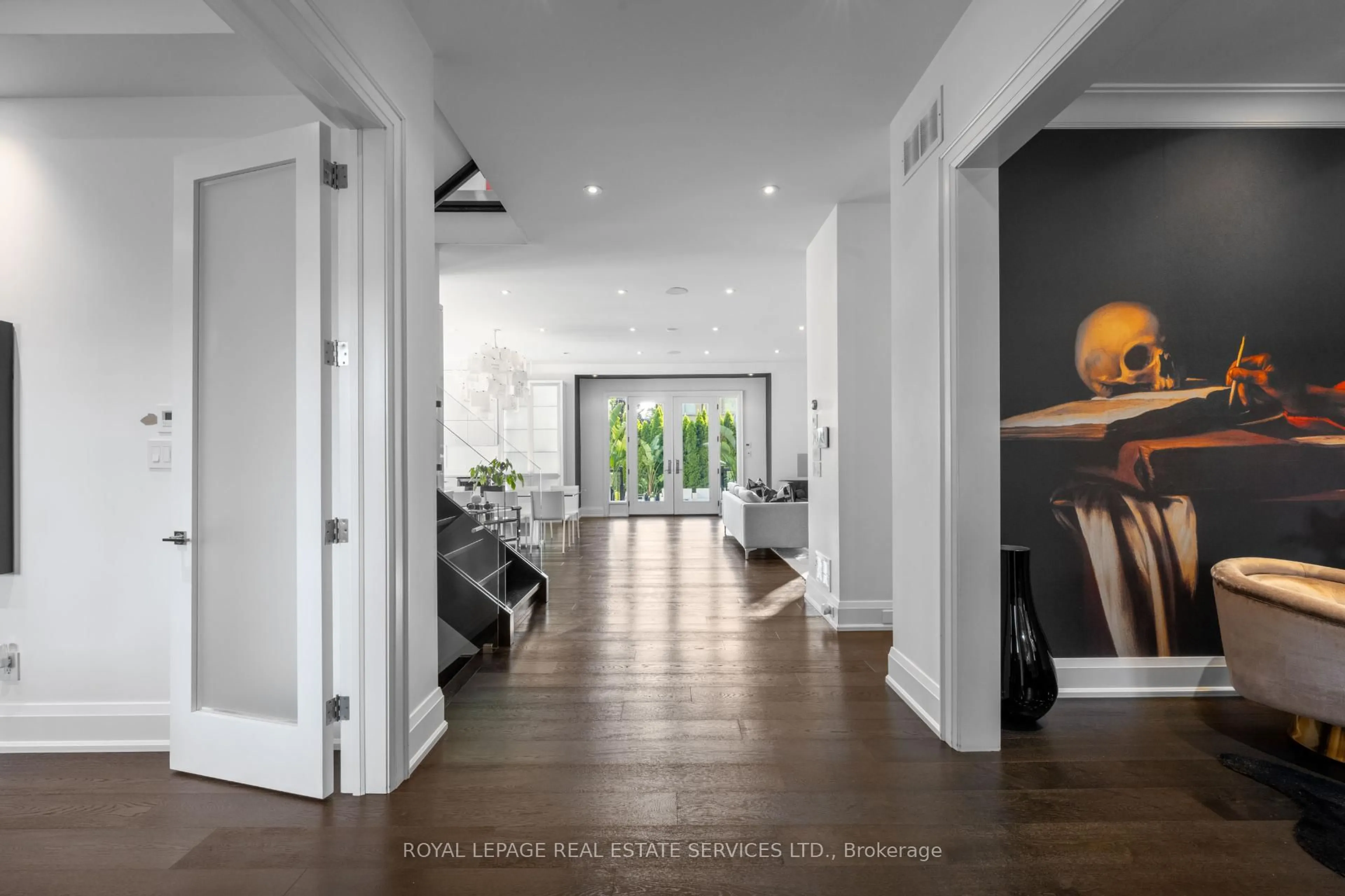 Indoor entryway for 22 Birchcroft Rd, Toronto Ontario M9A 2L4