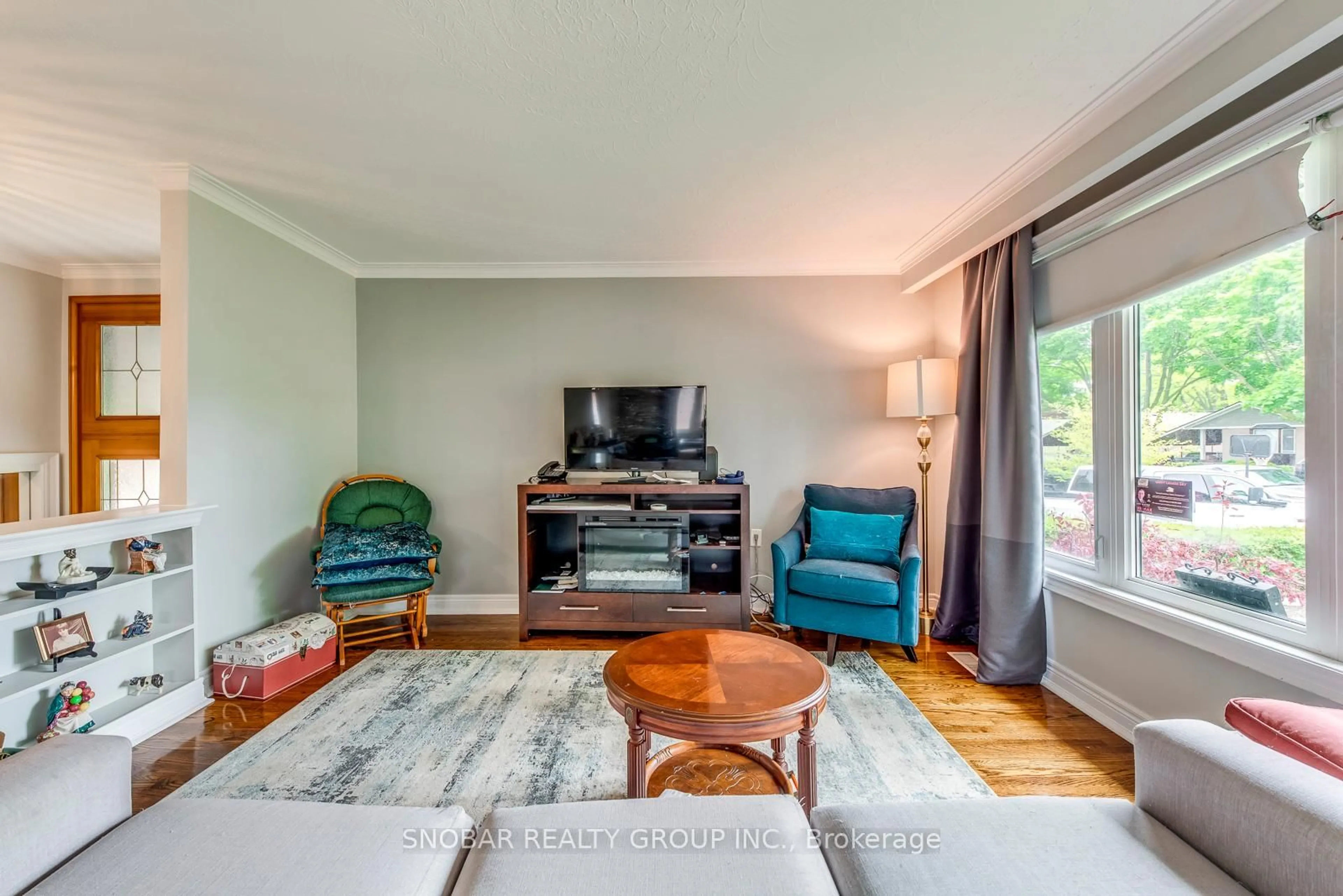 Living room with furniture, unknown for 40 Fletcher Pl, Toronto Ontario M9R 1K6