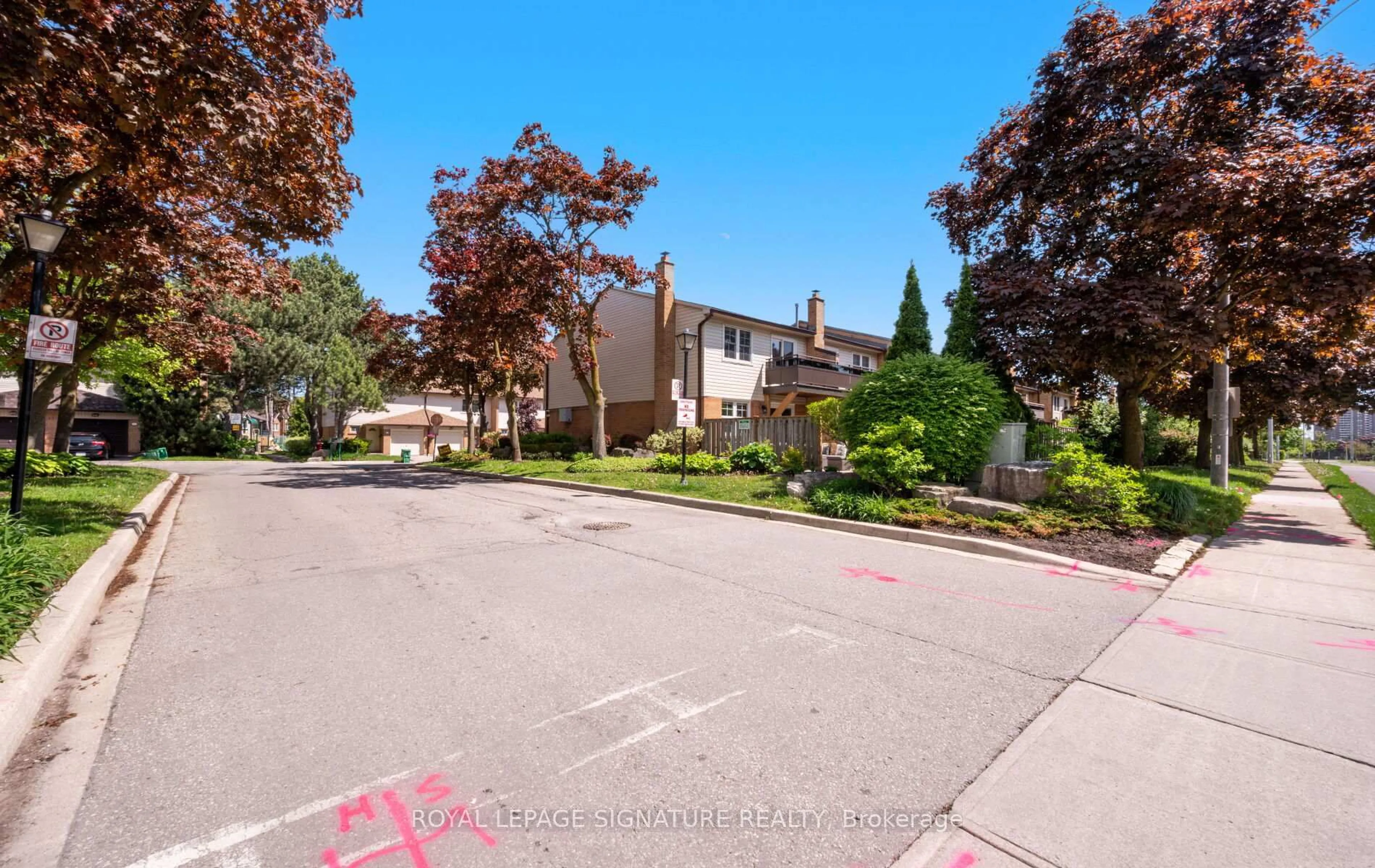 A pic from outside/outdoor area/front of a property/back of a property/a pic from drone, street for 2120 Rathburn Rd #157, Mississauga Ontario L4W 2S8