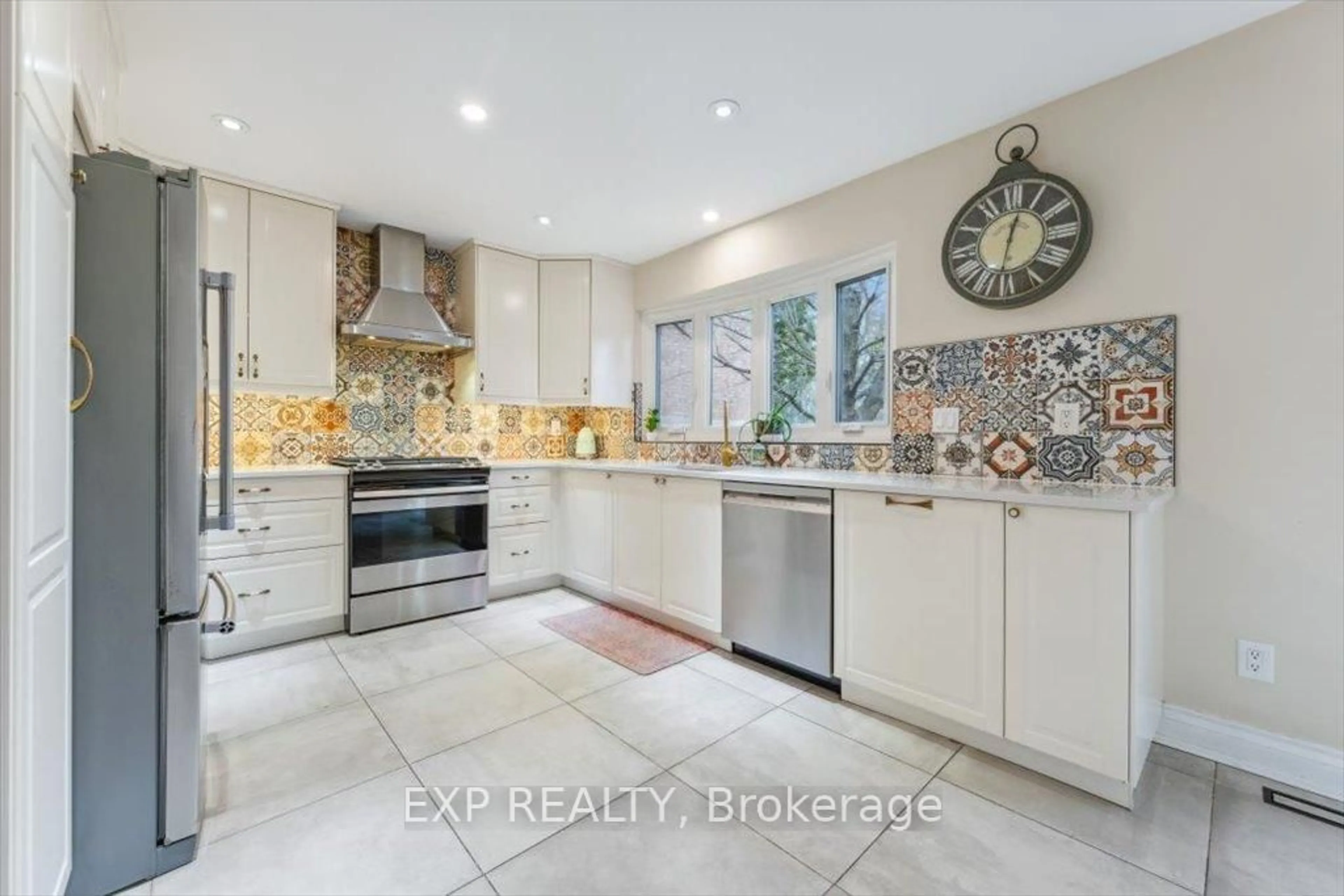 Contemporary kitchen, ceramic/tile floor for 2187 Shaftesbury Crt, Oakville Ontario L6H 6C6