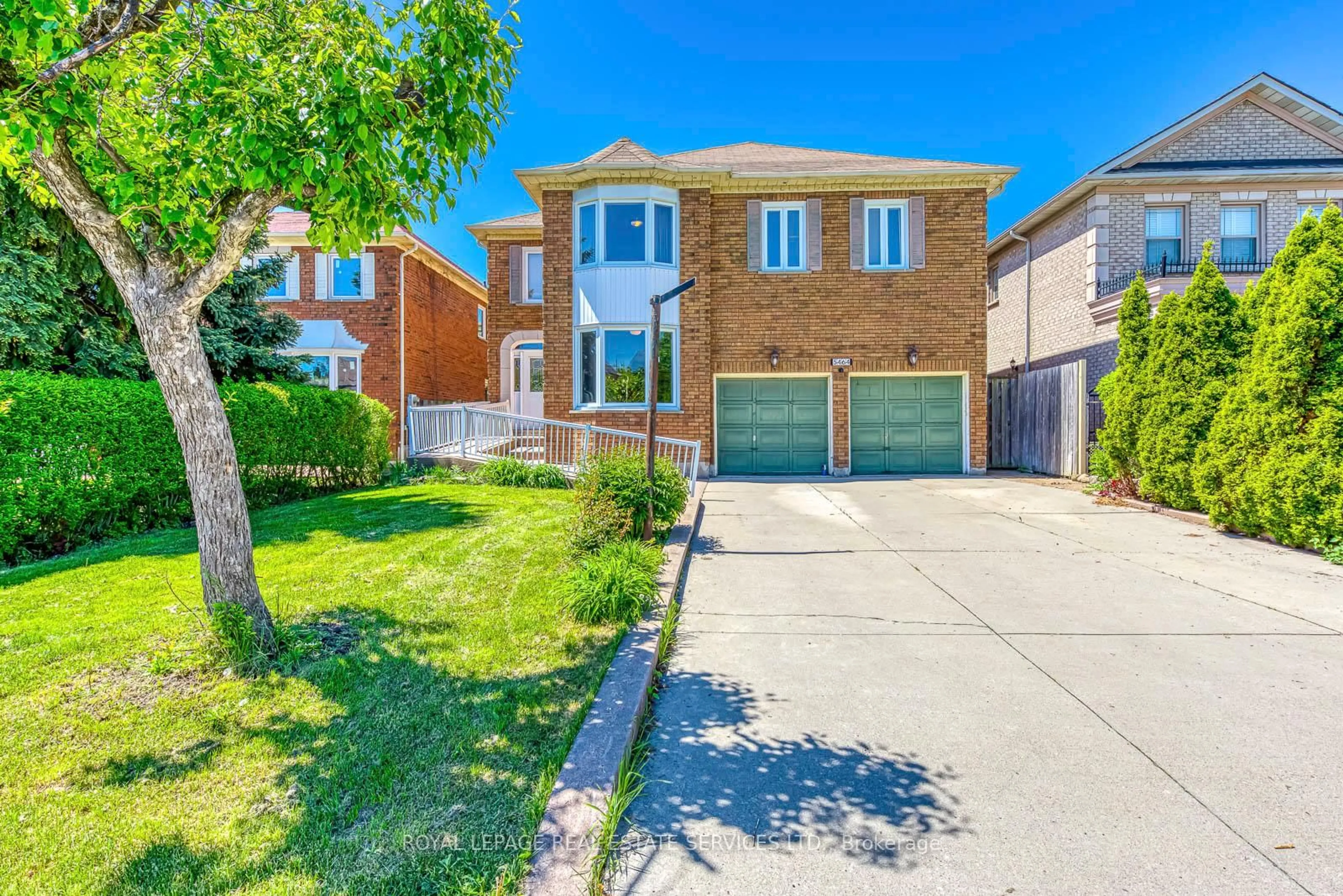 Home with brick exterior material, street for 5464 Elgar Crt, Mississauga Ontario L5M 5C9