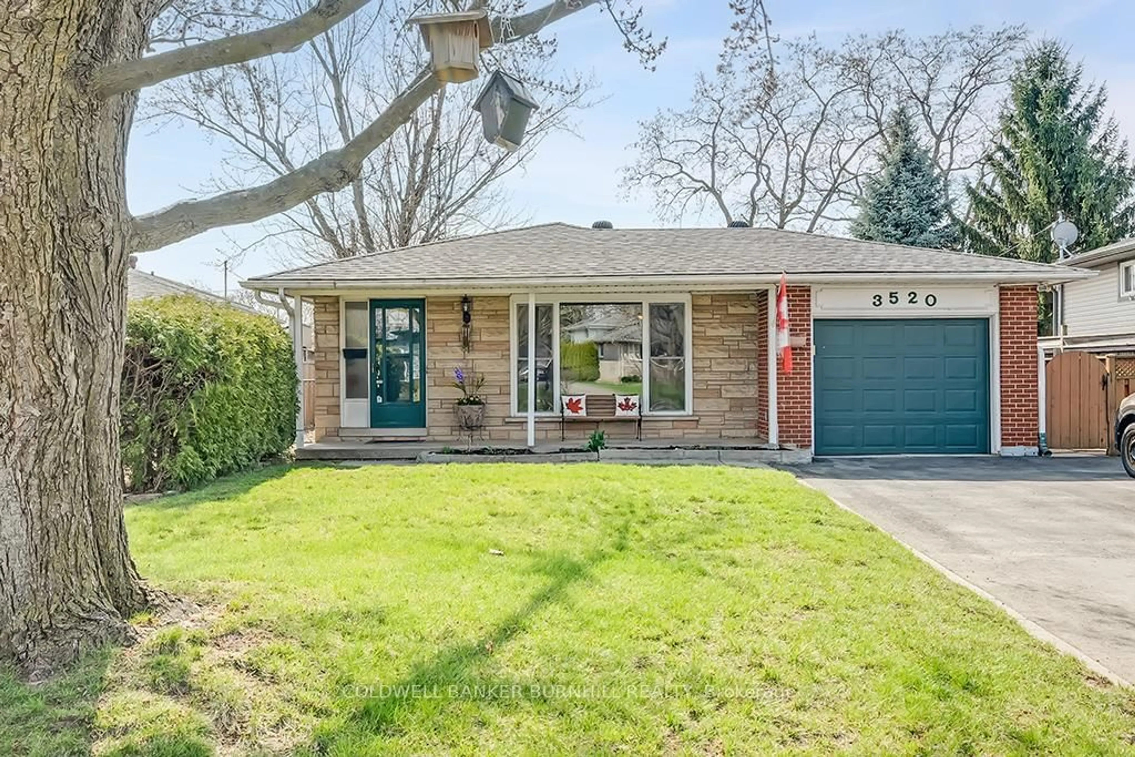 Home with brick exterior material, street for 3520 Braemore Pl, Burlington Ontario L7N 2N2