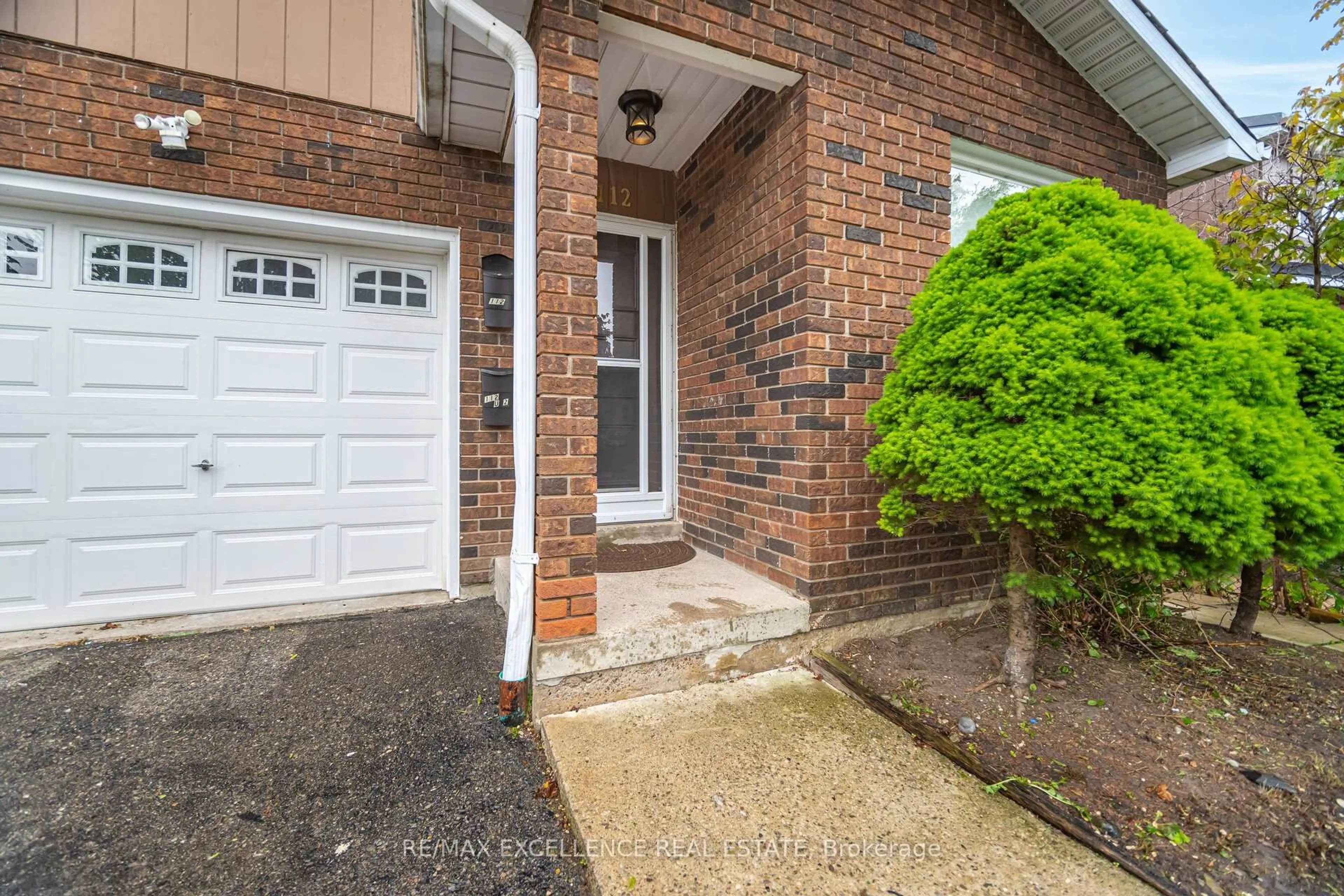 Indoor entryway for 112 Elderwood Pl, Brampton Ontario L6V 3N3