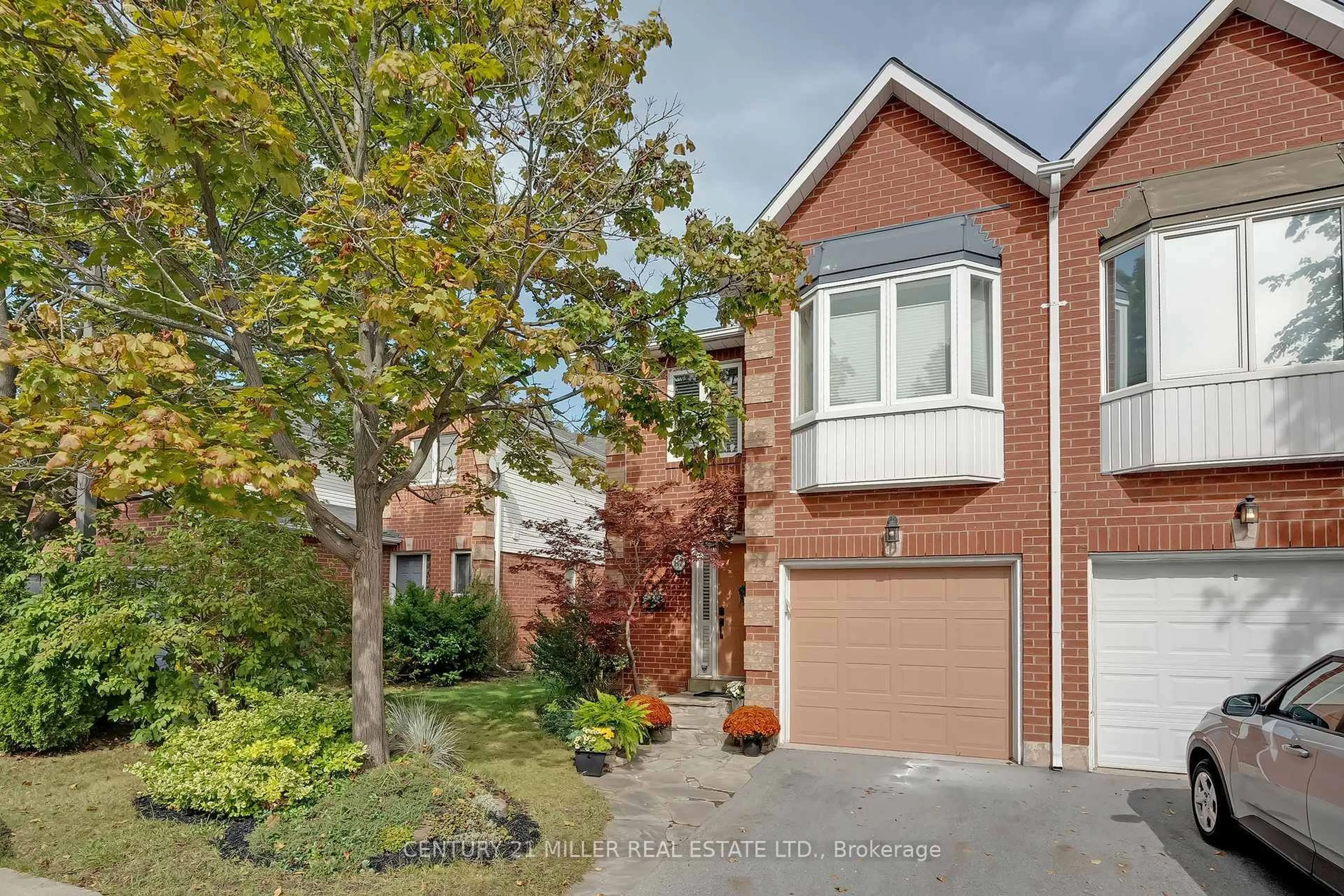 Home with brick exterior material, street for 1240 Westview Terr #87, Oakville Ontario L6M 3M4