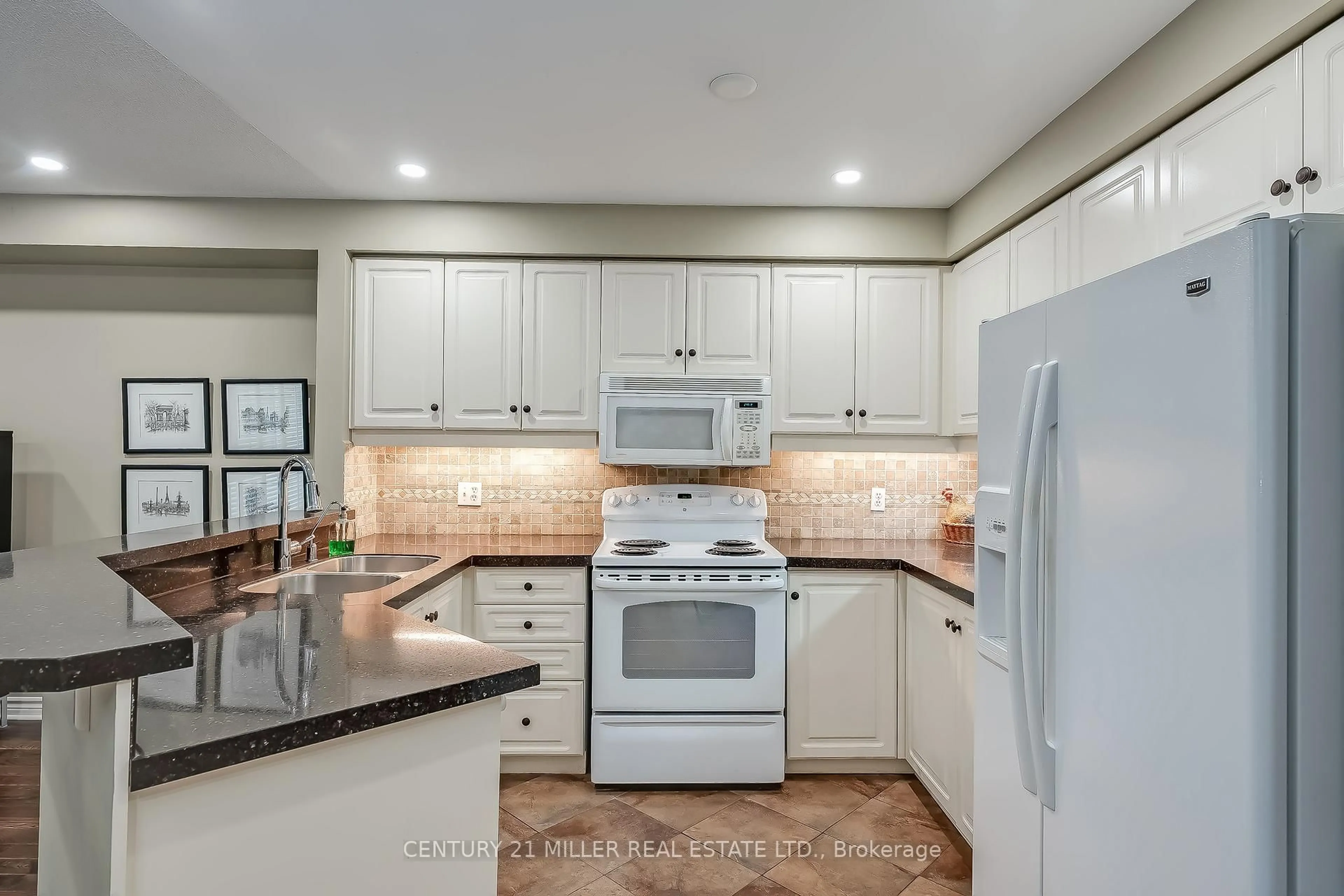 Open concept kitchen, ceramic/tile floor for 1240 Westview Terr #87, Oakville Ontario L6M 3M4
