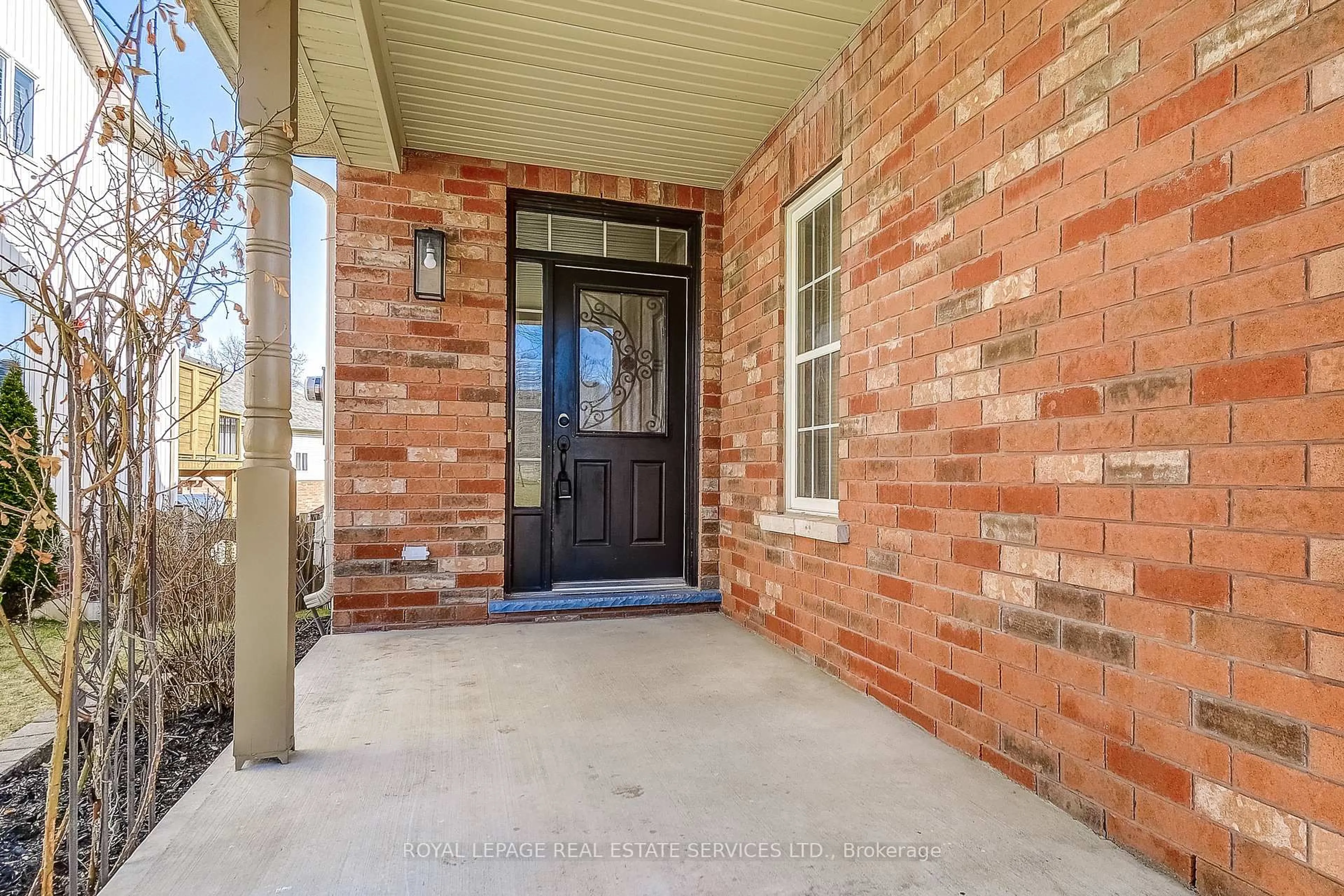 Unknown for 28 Meadowglen Blvd, Halton Hills Ontario L7G 6J3