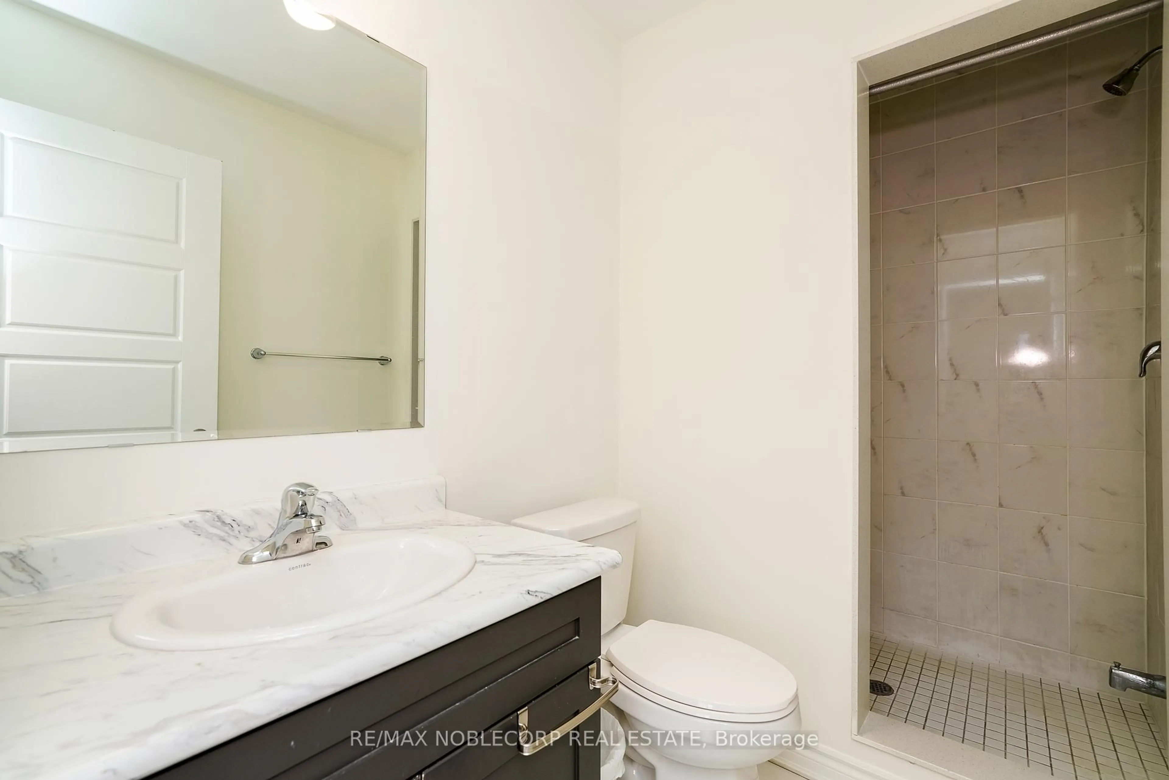 Standard bathroom, unknown for 1152 Duignan Cres, Milton Ontario L9E 1C3