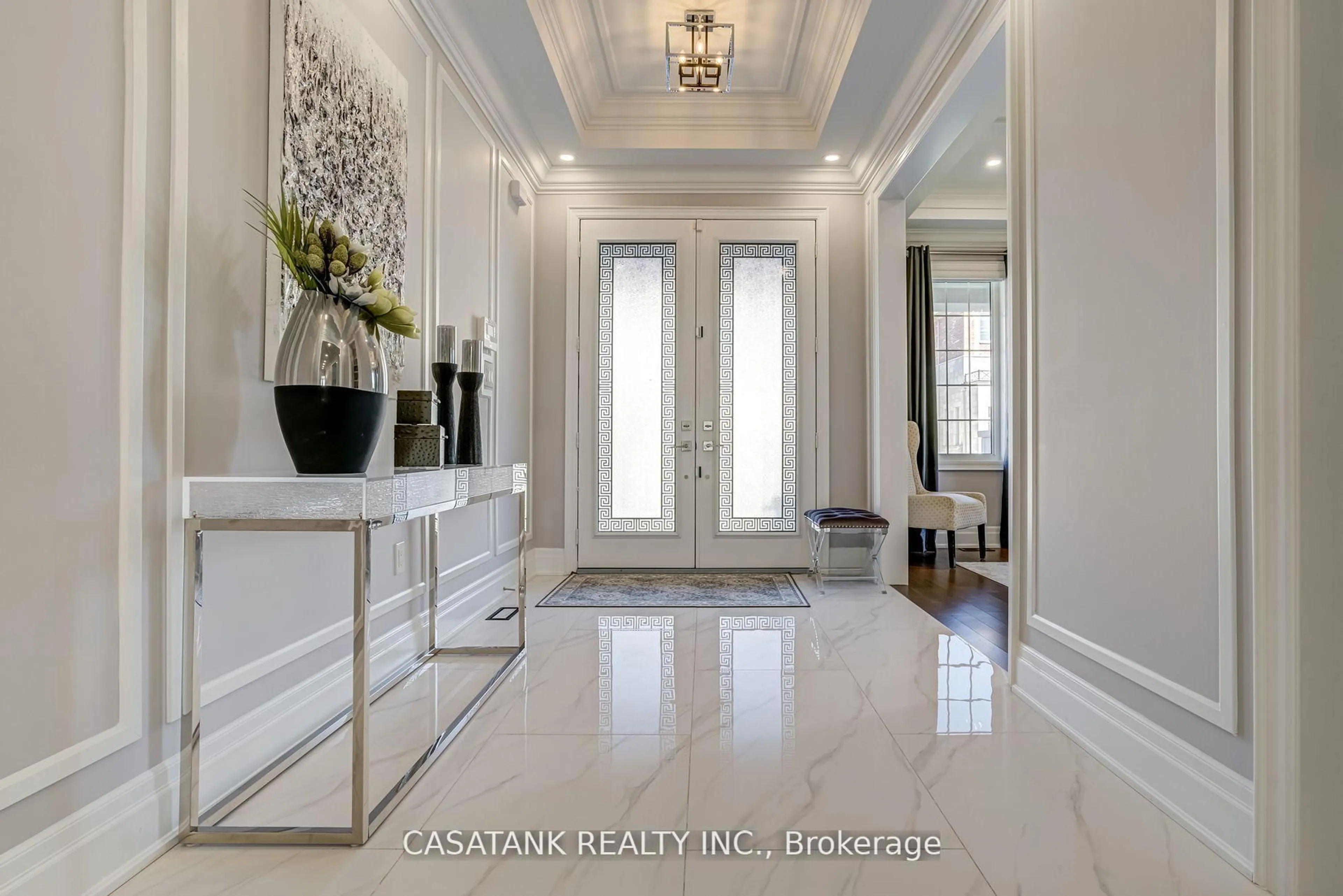 Indoor entryway for 11 Dairymaid Rd, Brampton Ontario L6X 5P6