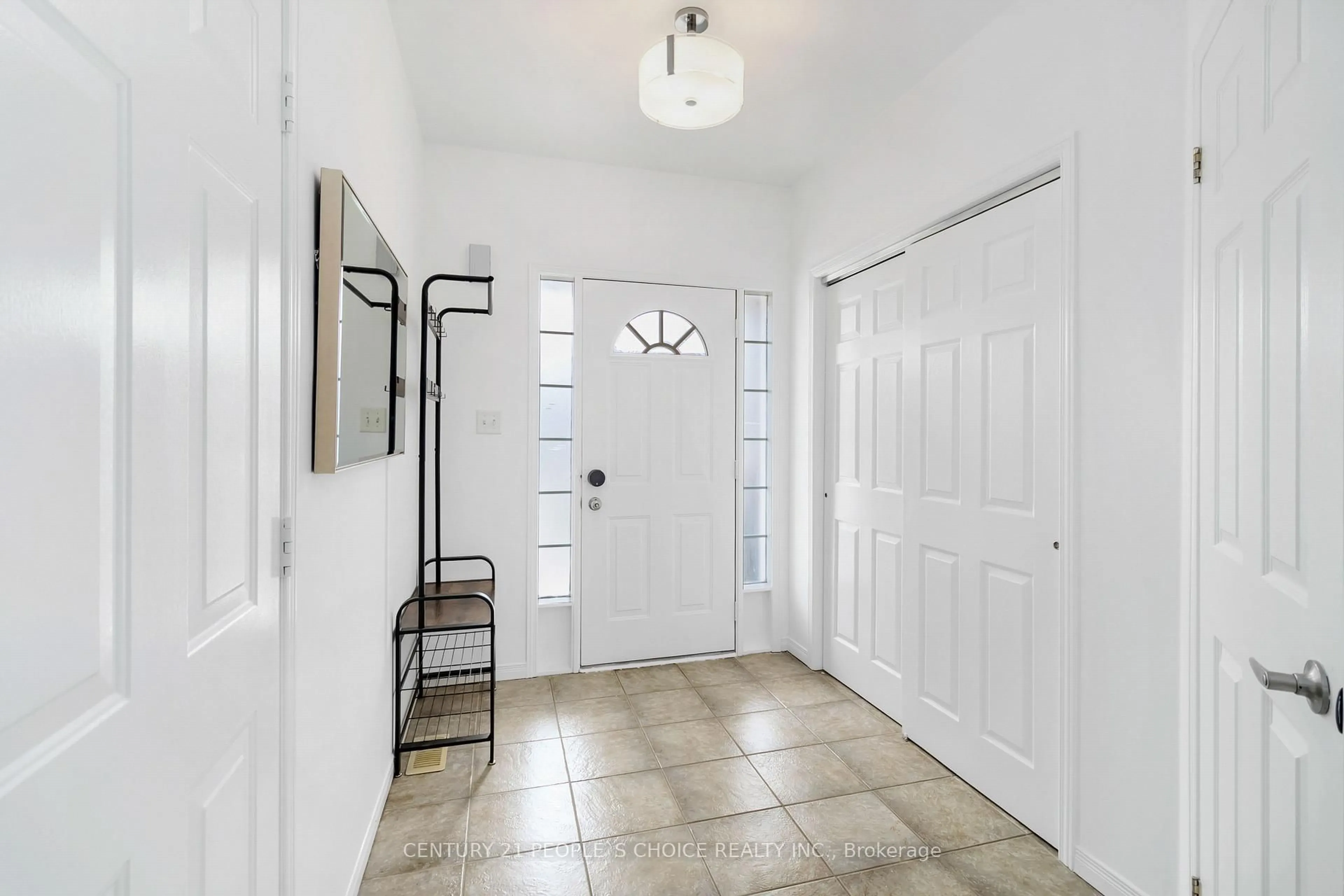 Indoor entryway for 2145 Redstone Cres, Oakville Ontario L6M 5B2