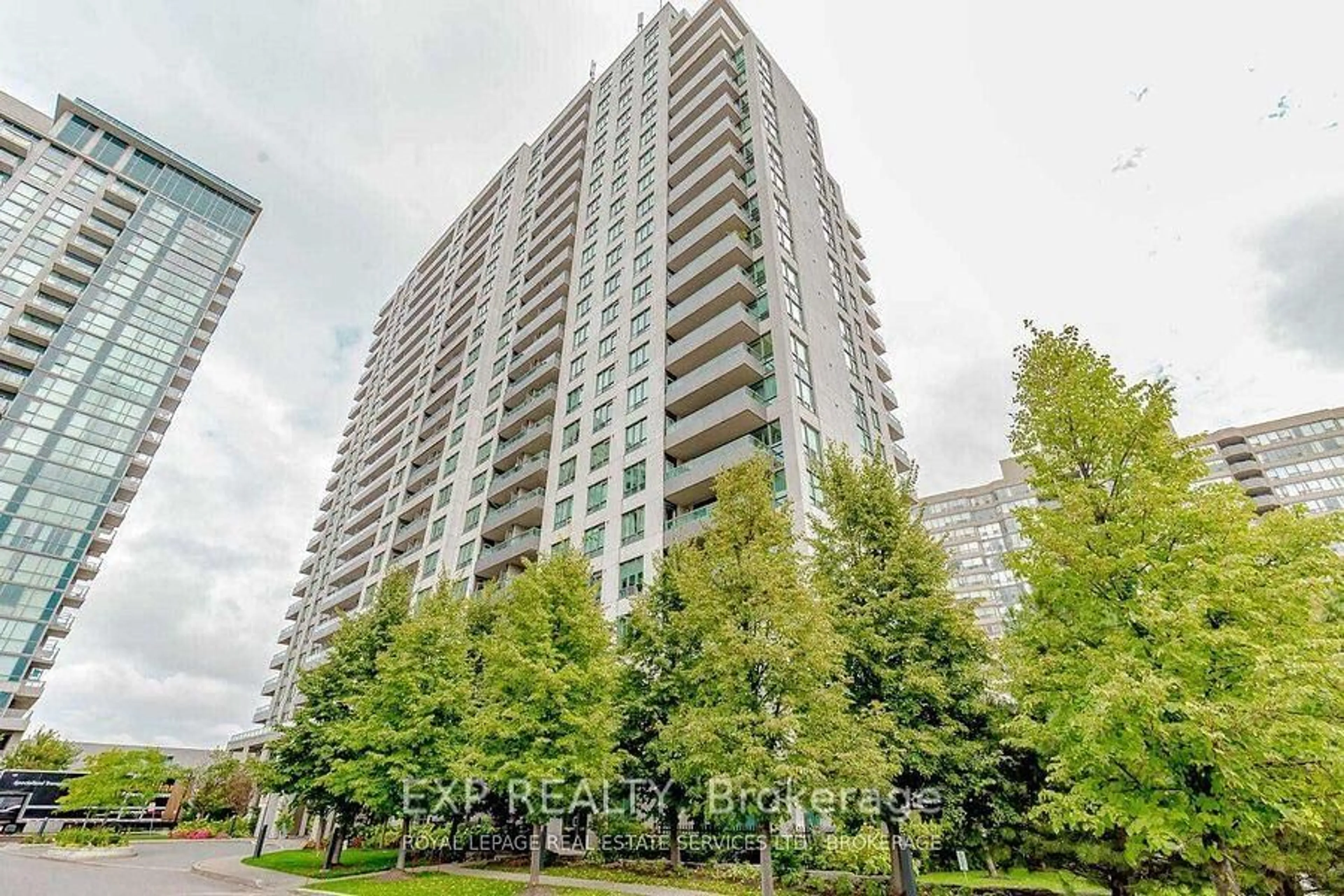 Patio, building for 335 Rathburn Rd #303, Mississauga Ontario L5B 0C8
