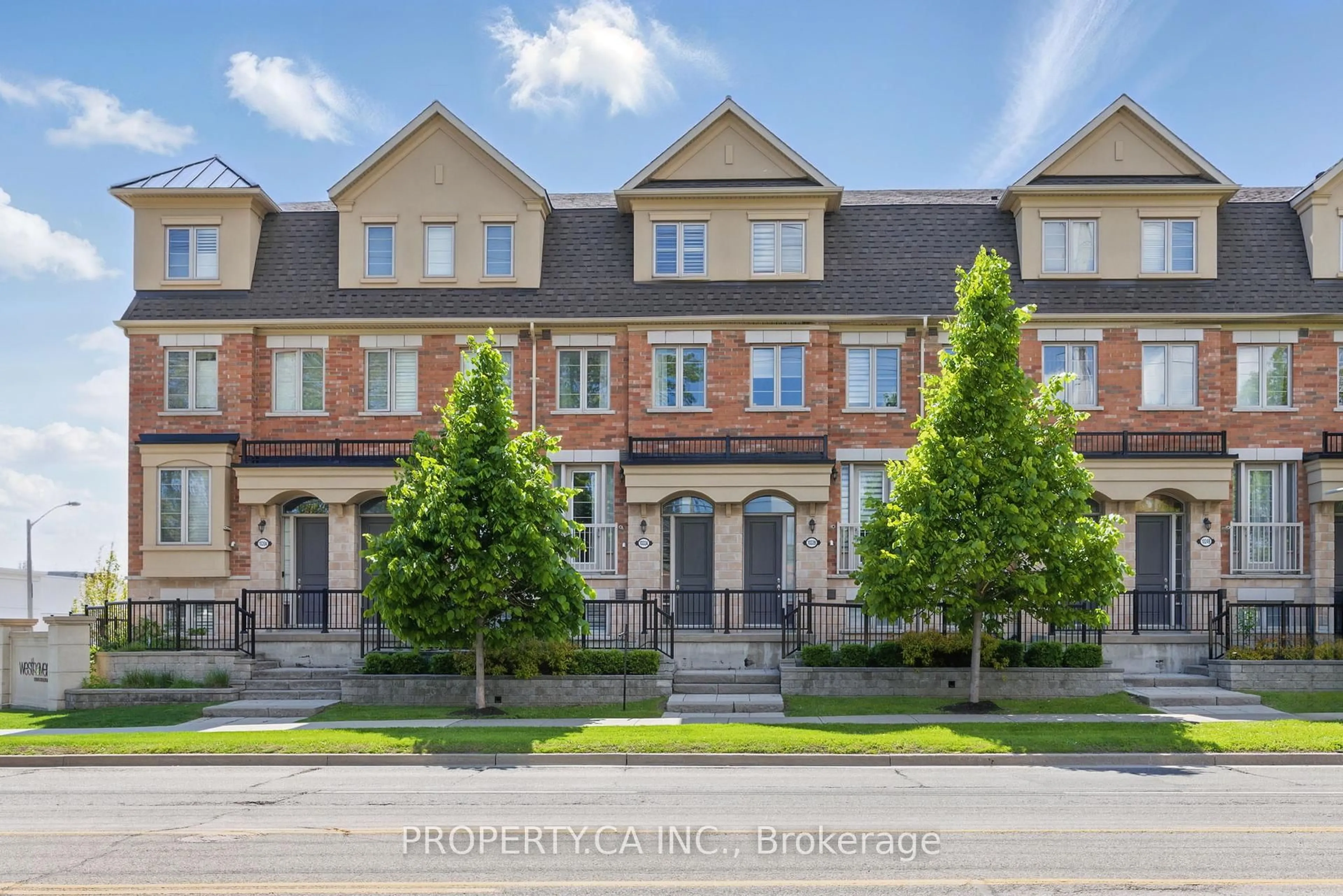 A pic from outside/outdoor area/front of a property/back of a property/a pic from drone, street for 1022A Islington Ave, Toronto Ontario M8Z 0E5