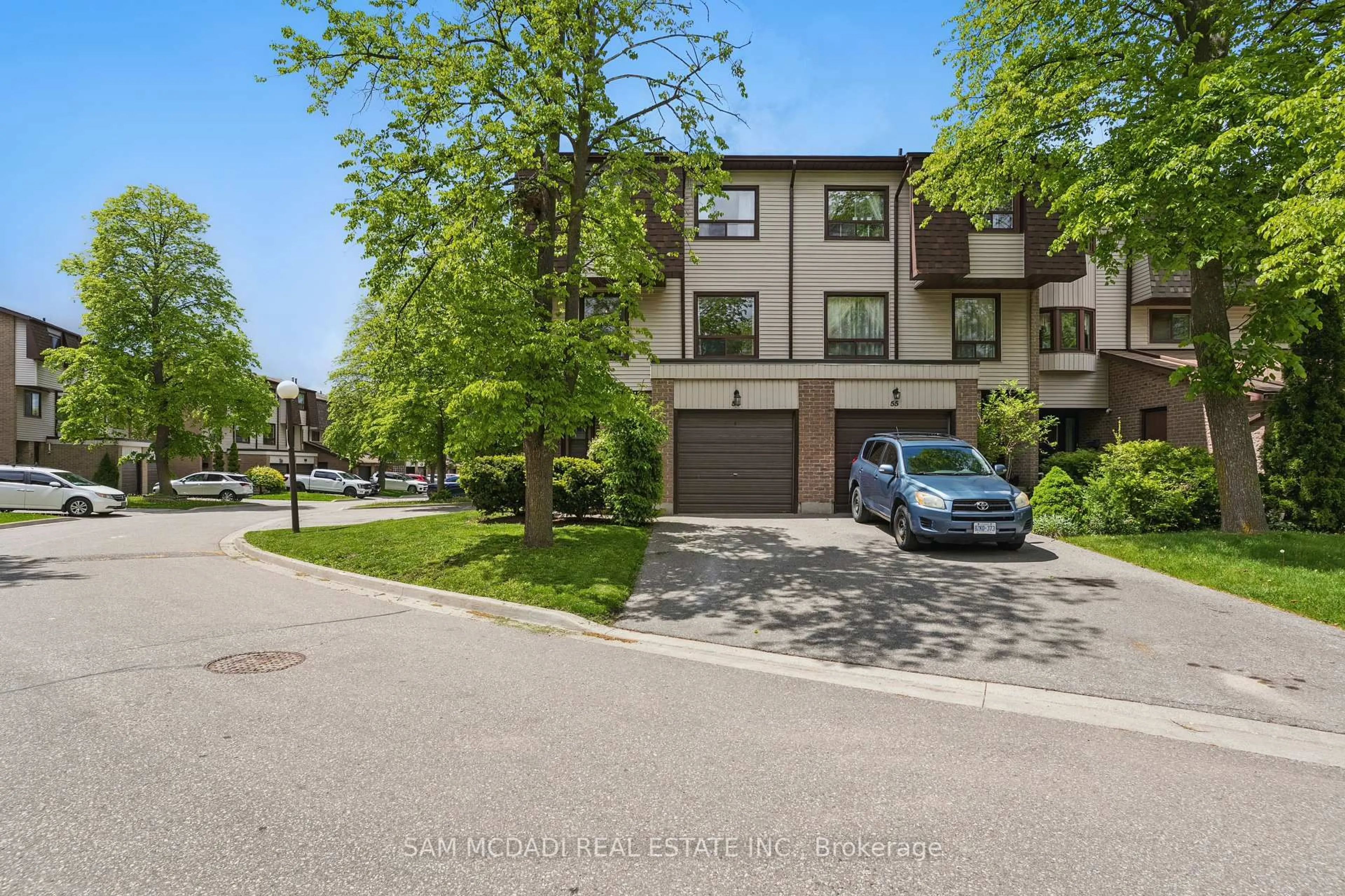 A pic from outside/outdoor area/front of a property/back of a property/a pic from drone, street for 6040 Montevideo Rd #56, Mississauga Ontario L5N 2T4