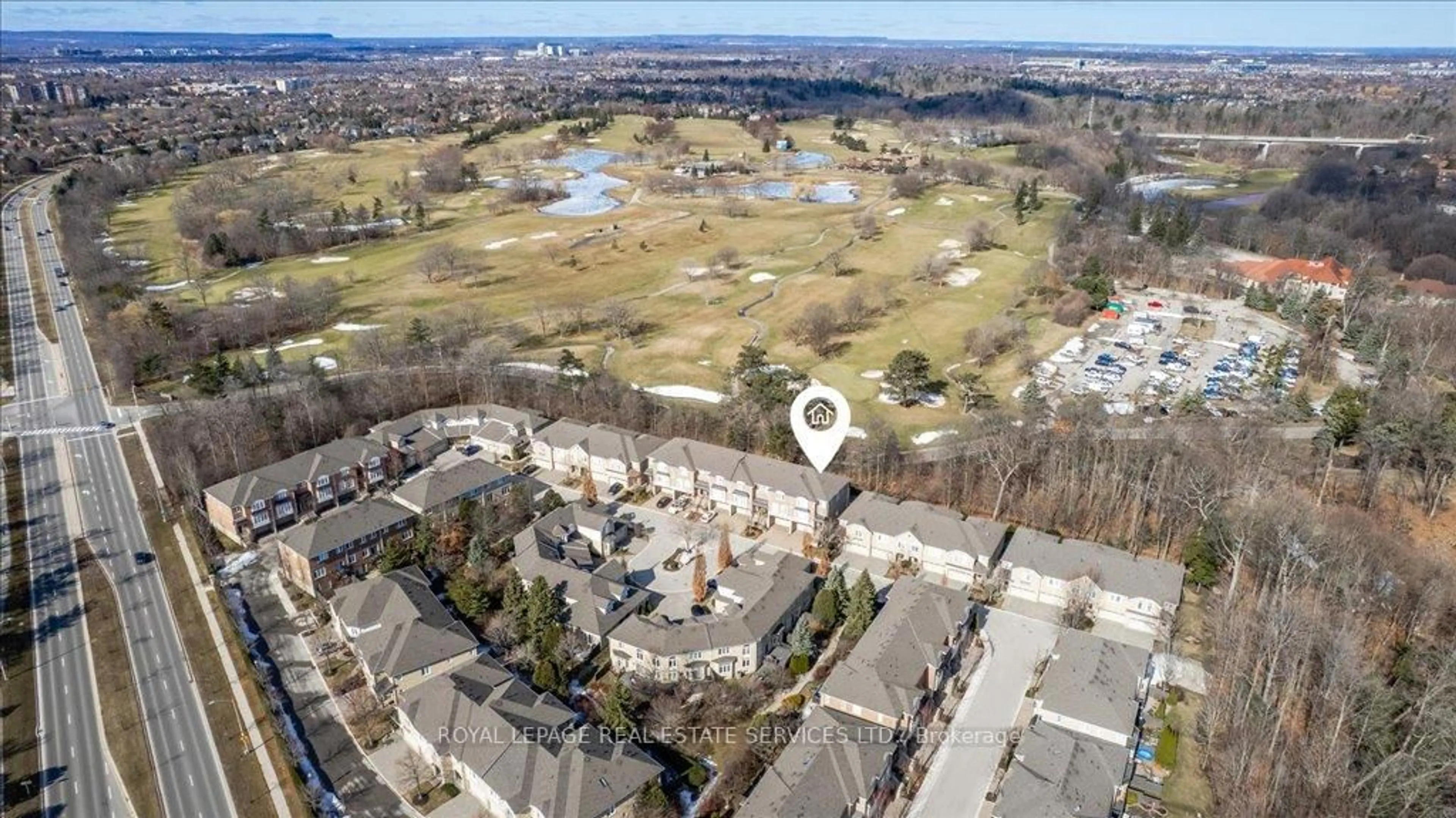 A pic from outside/outdoor area/front of a property/back of a property/a pic from drone, water/lake/river/ocean view for 1267 Dorval Dr #19, Oakville Ontario L6M 3Z4