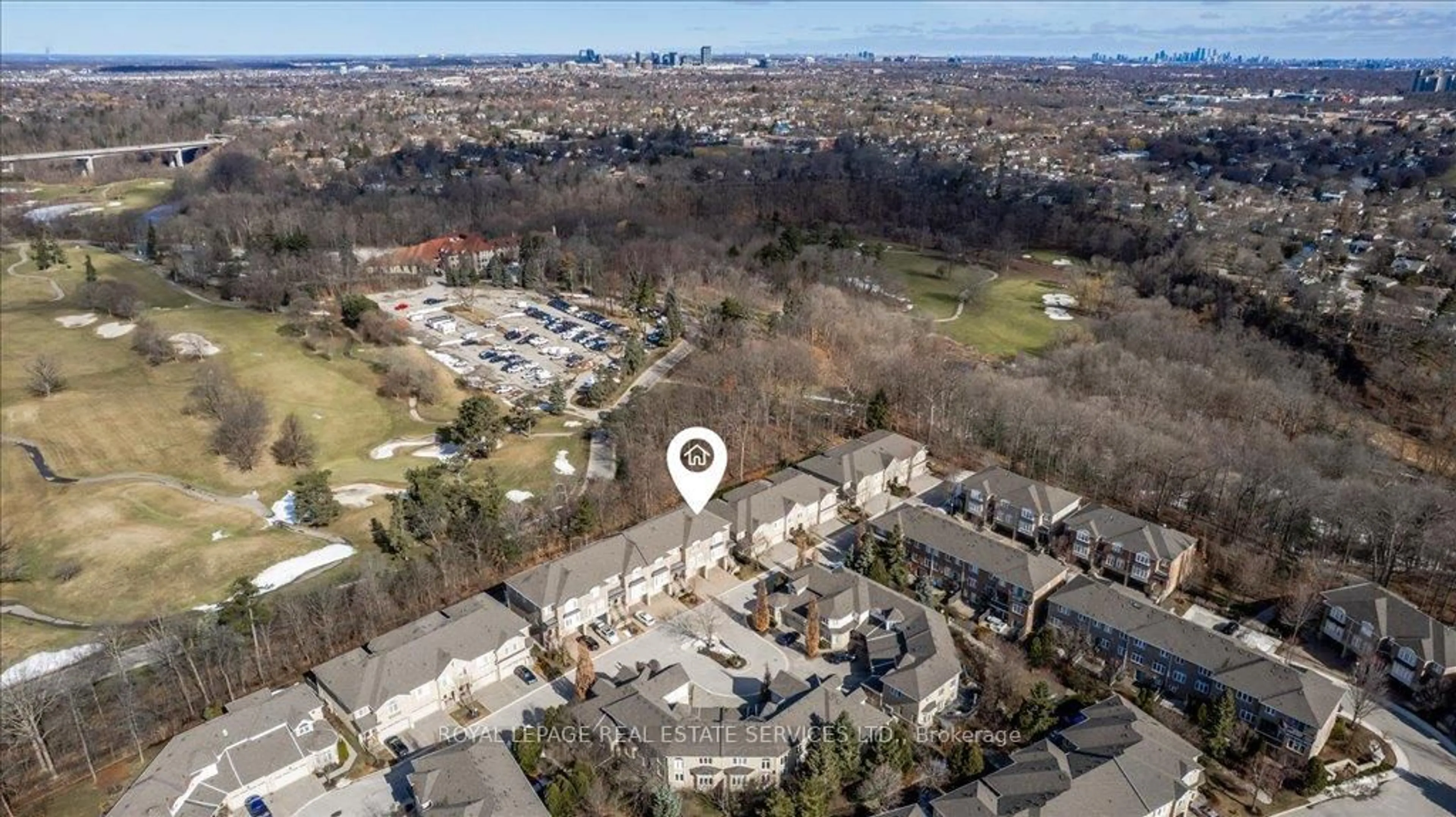 A pic from outside/outdoor area/front of a property/back of a property/a pic from drone, unknown for 1267 Dorval Dr #19, Oakville Ontario L6M 3Z4
